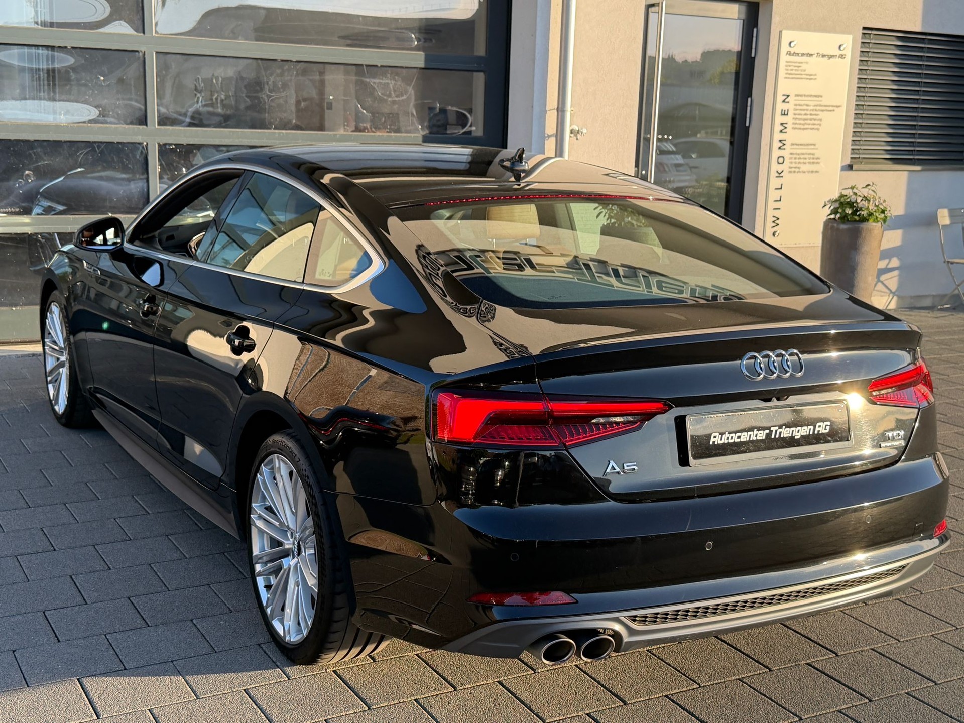 AUDI A5 Sportback 2.0 TDI quattro S-tronic-image-4