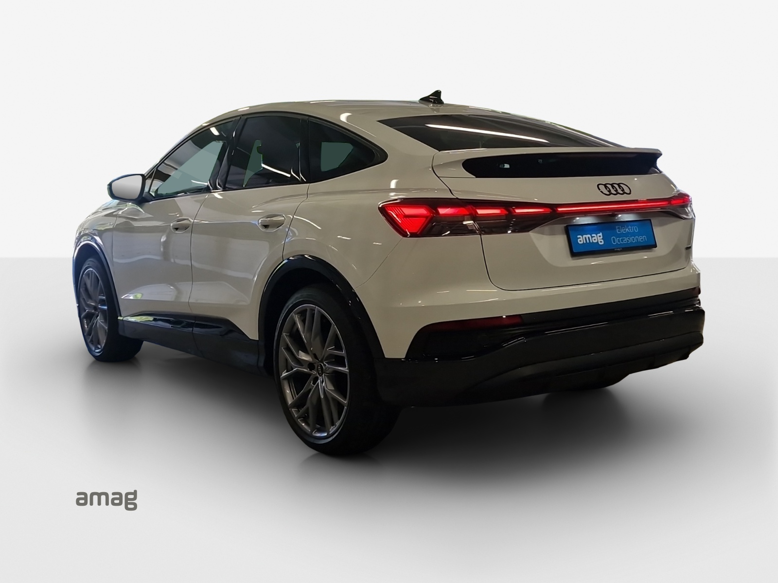 AUDI Q4 Sportback e-tron 55 quattro-image-2
