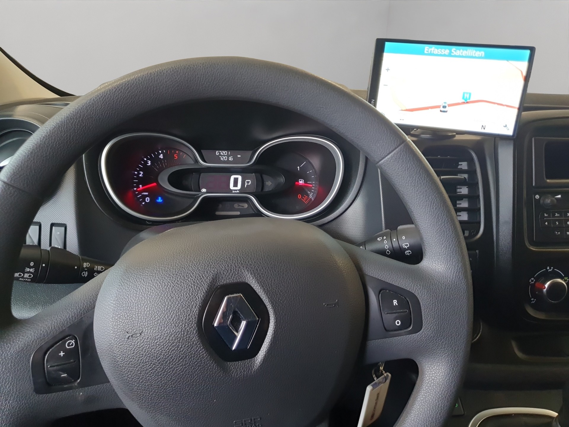 RENAULT Trafic 2.0 ENERGY dCi145 3.0t L1H1 AUTOMAT-image-8