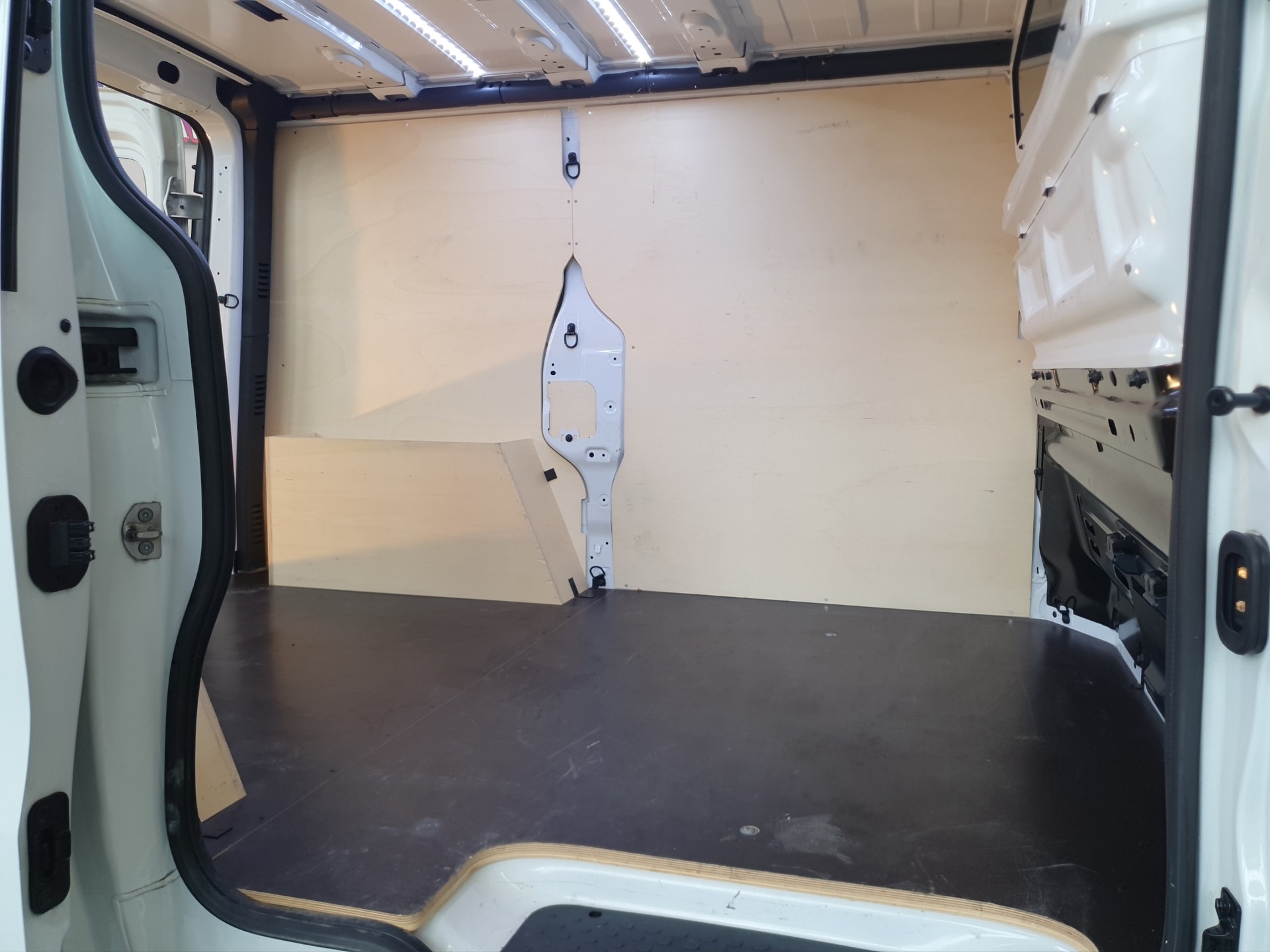 RENAULT Trafic 2.0 ENERGY dCi145 3.0t L1H1 AUTOMAT-image-13