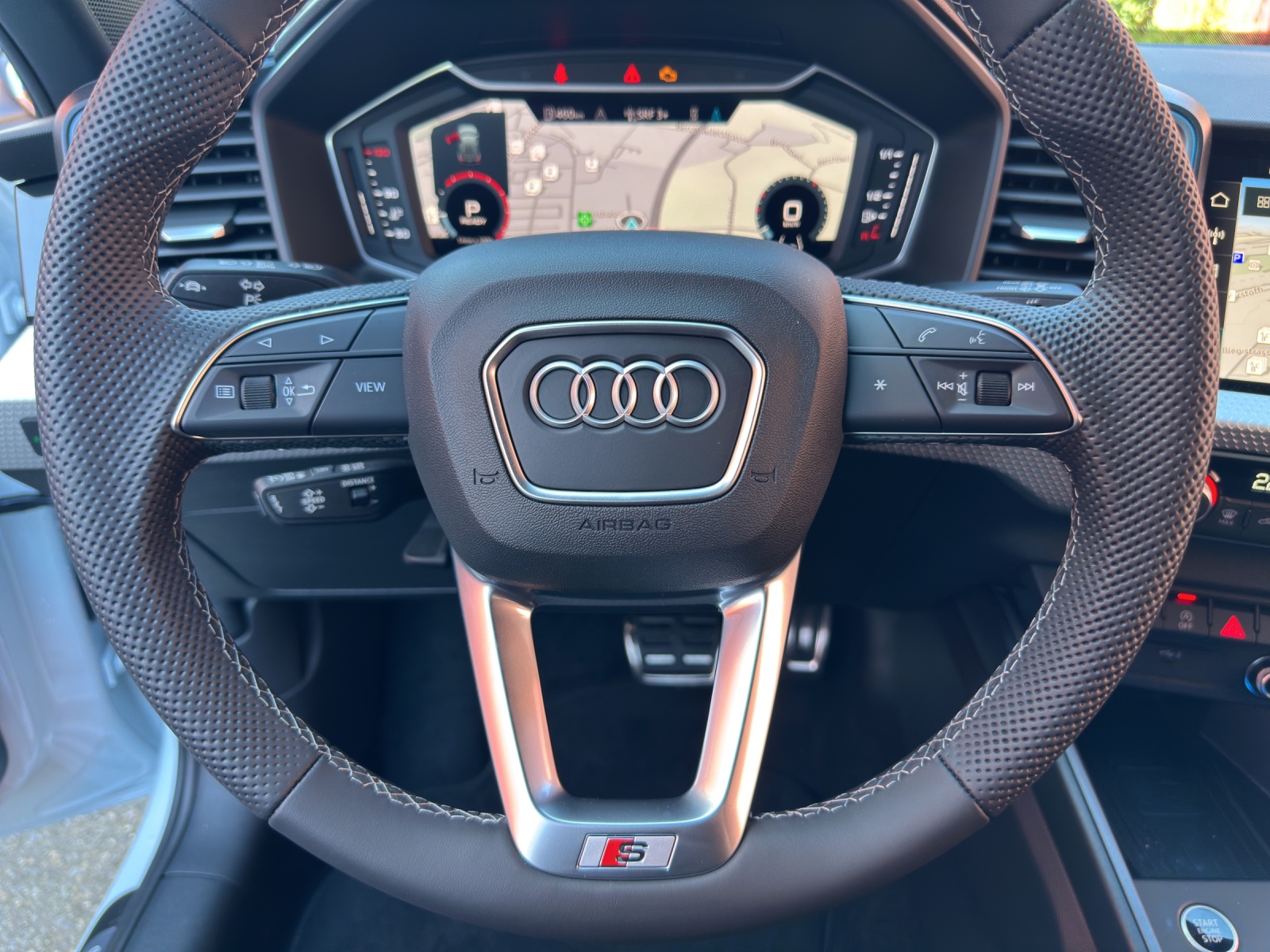 AUDI A1 Sportback 35 TFSI S Line S-tronic-image-12