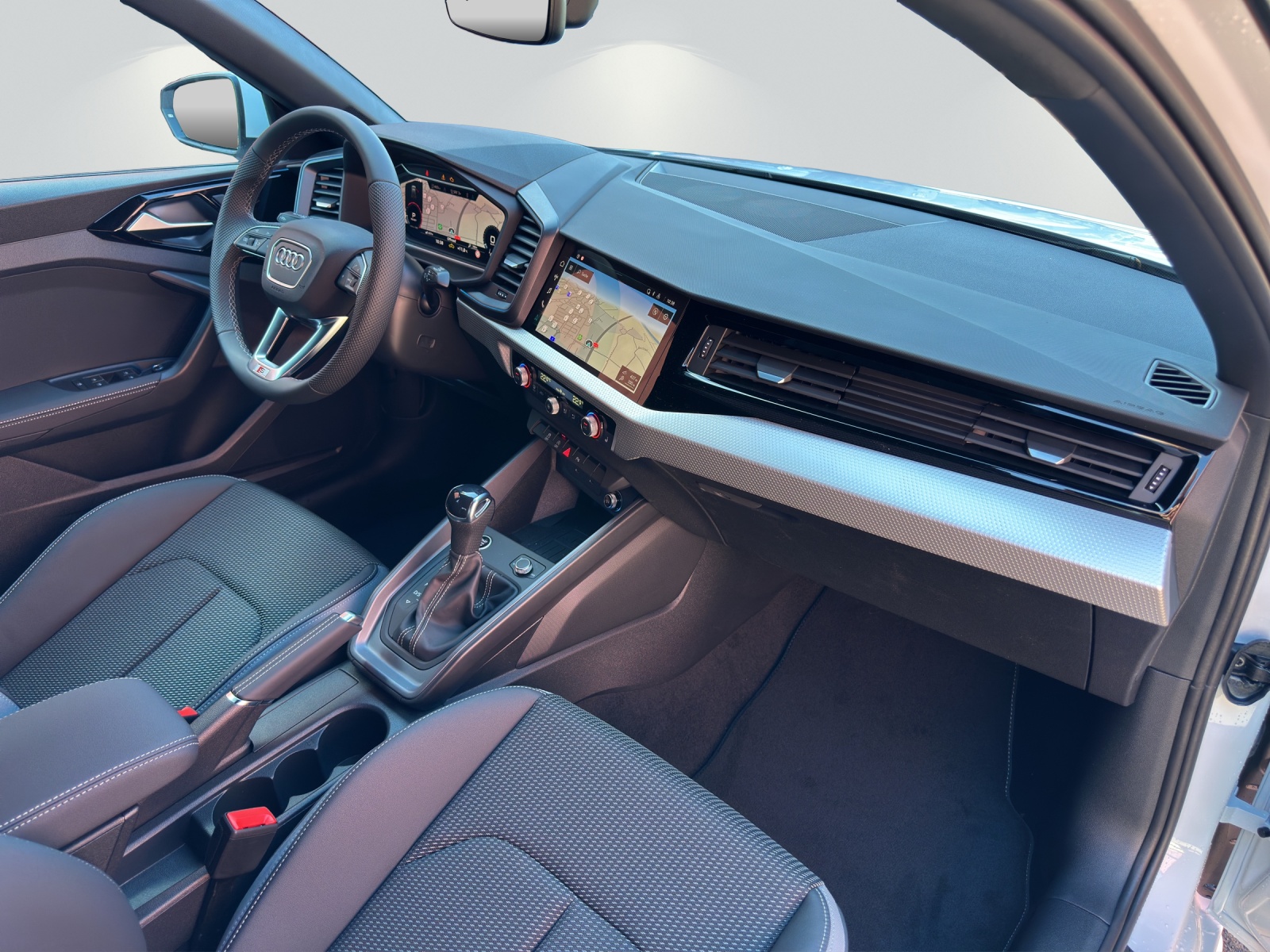 AUDI A1 Sportback 35 TFSI S Line S-tronic-image-7