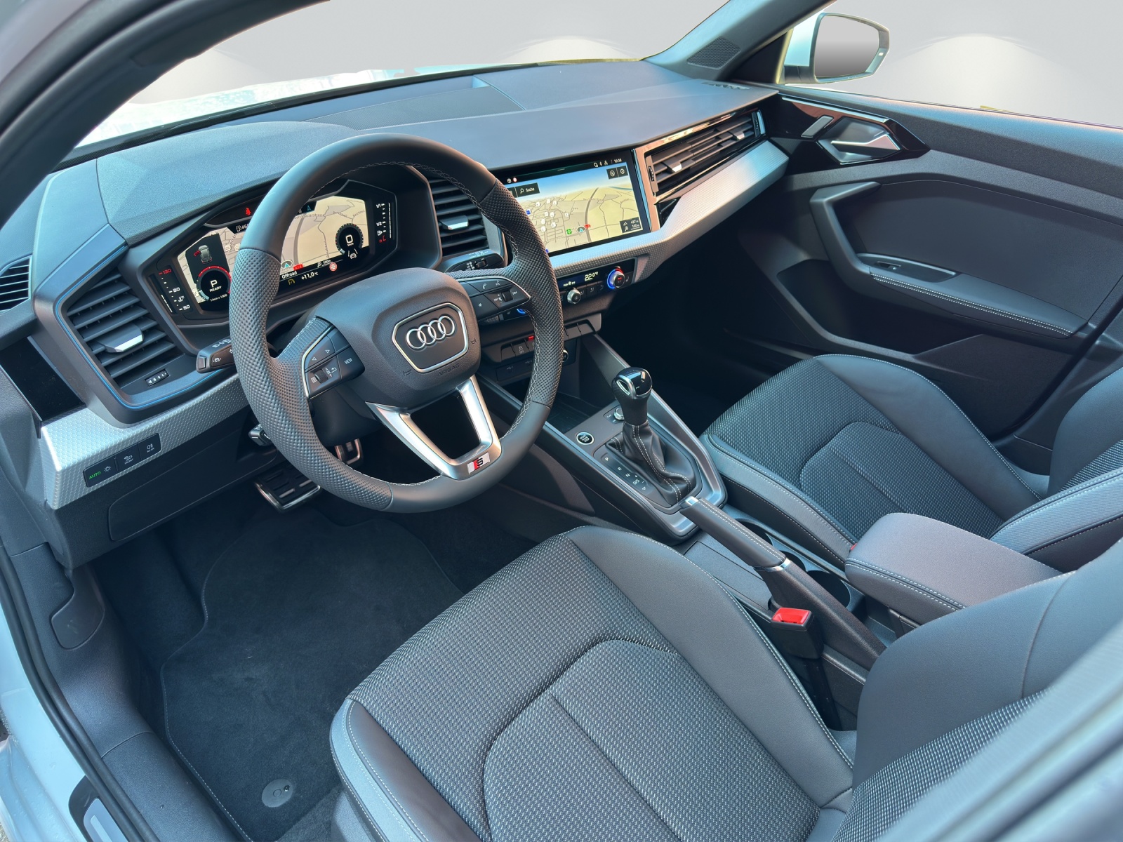 AUDI A1 Sportback 35 TFSI S Line S-tronic-image-4