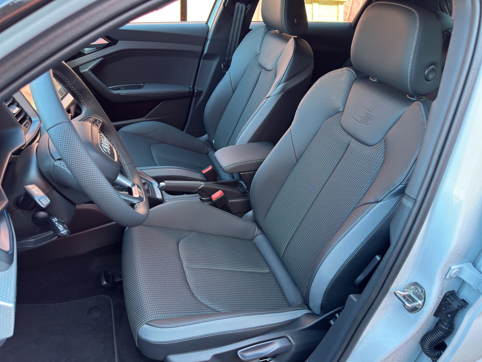 AUDI A1 Sportback 35 TFSI S Line S-tronic-image-11