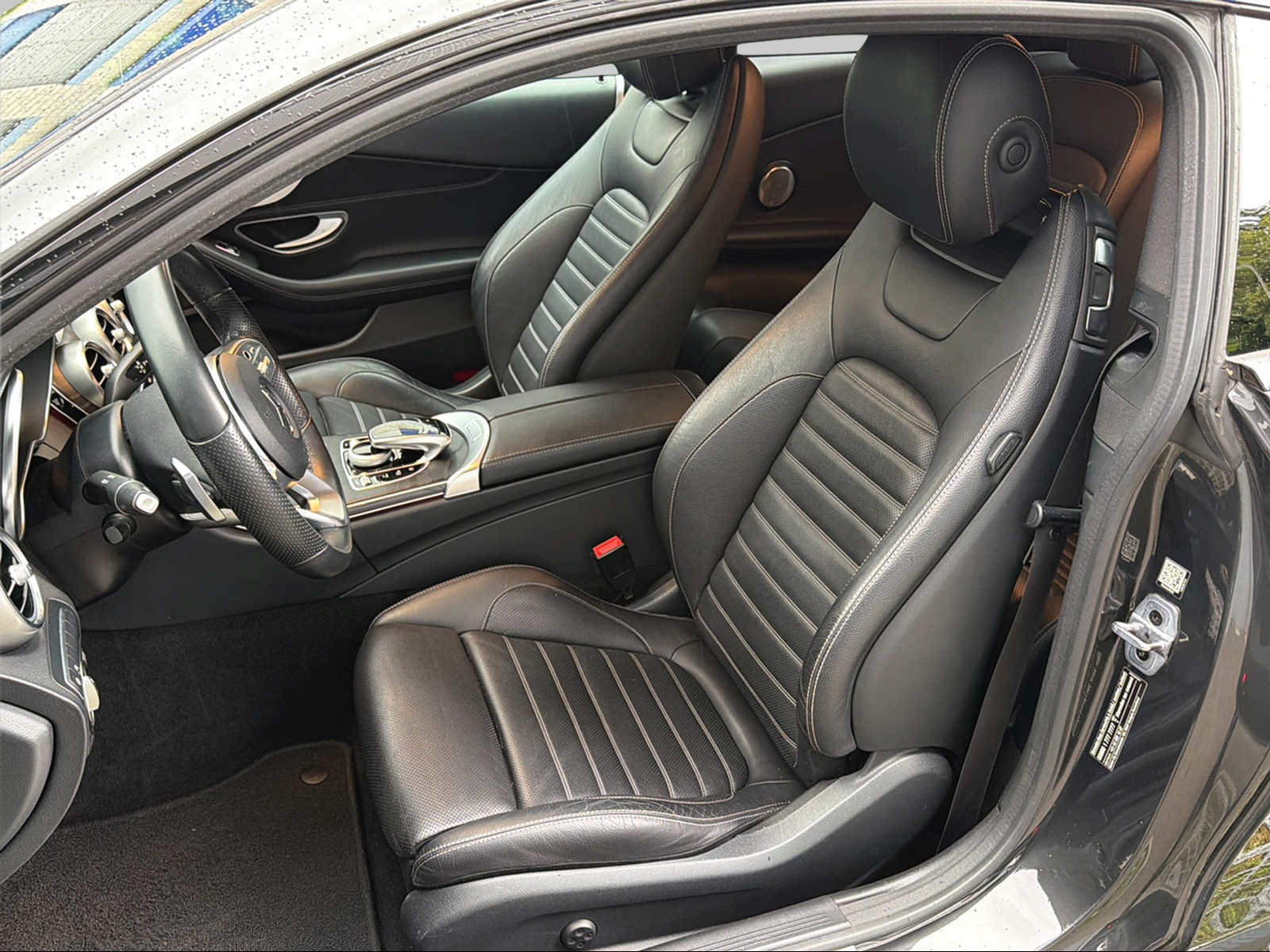 MERCEDES-BENZ C 200 Coupé 4Matic AMG Line 9G-Tronic-image-9
