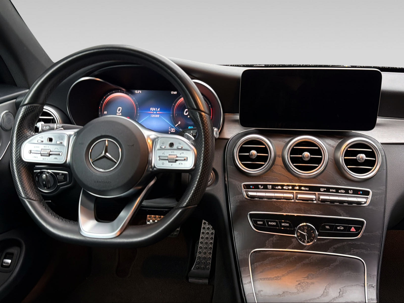 MERCEDES-BENZ C 200 Coupé 4Matic AMG Line 9G-Tronic-image-10