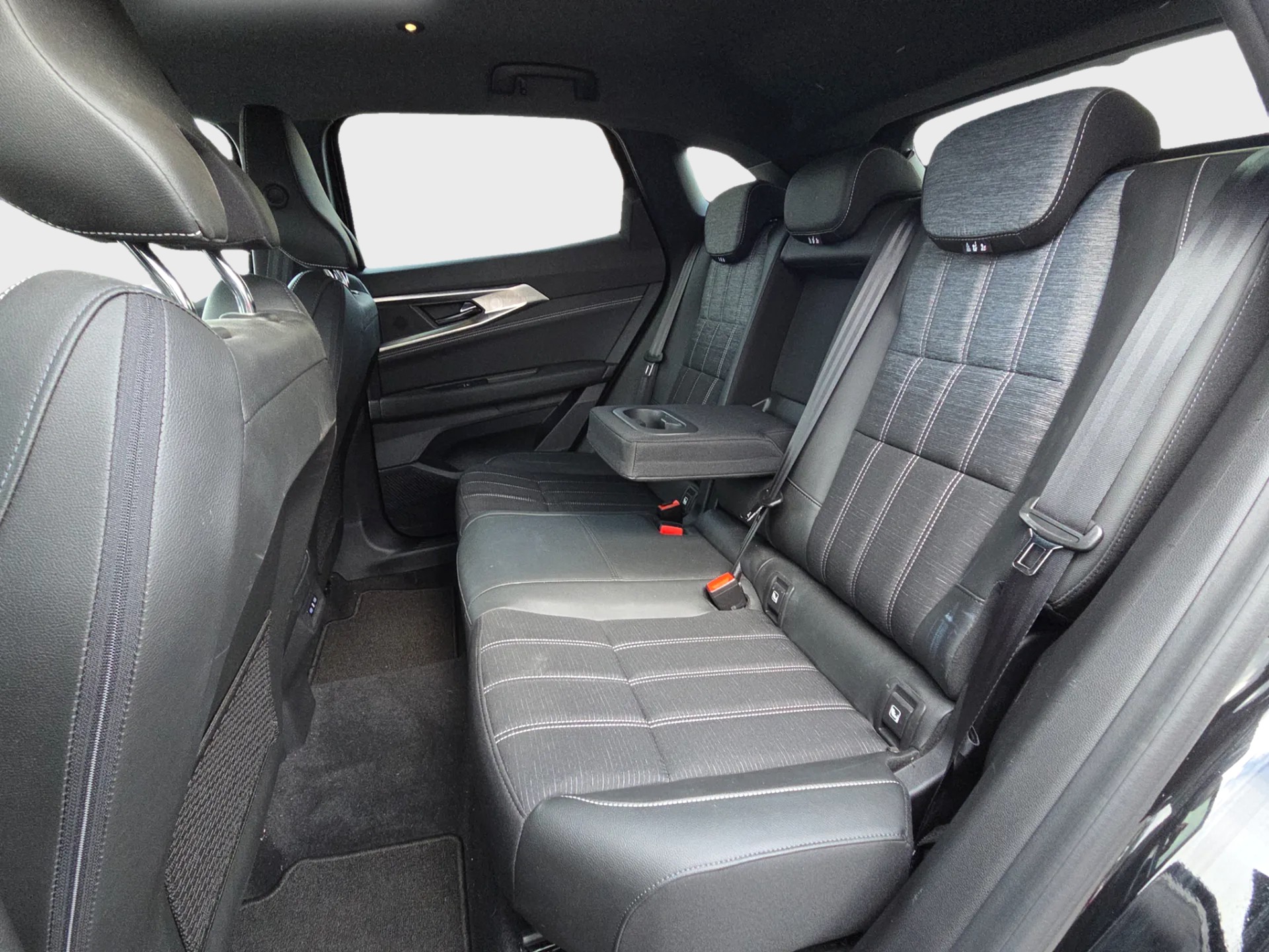 RENAULT Austral 1.3 MHEV 160 Techno A-image-13