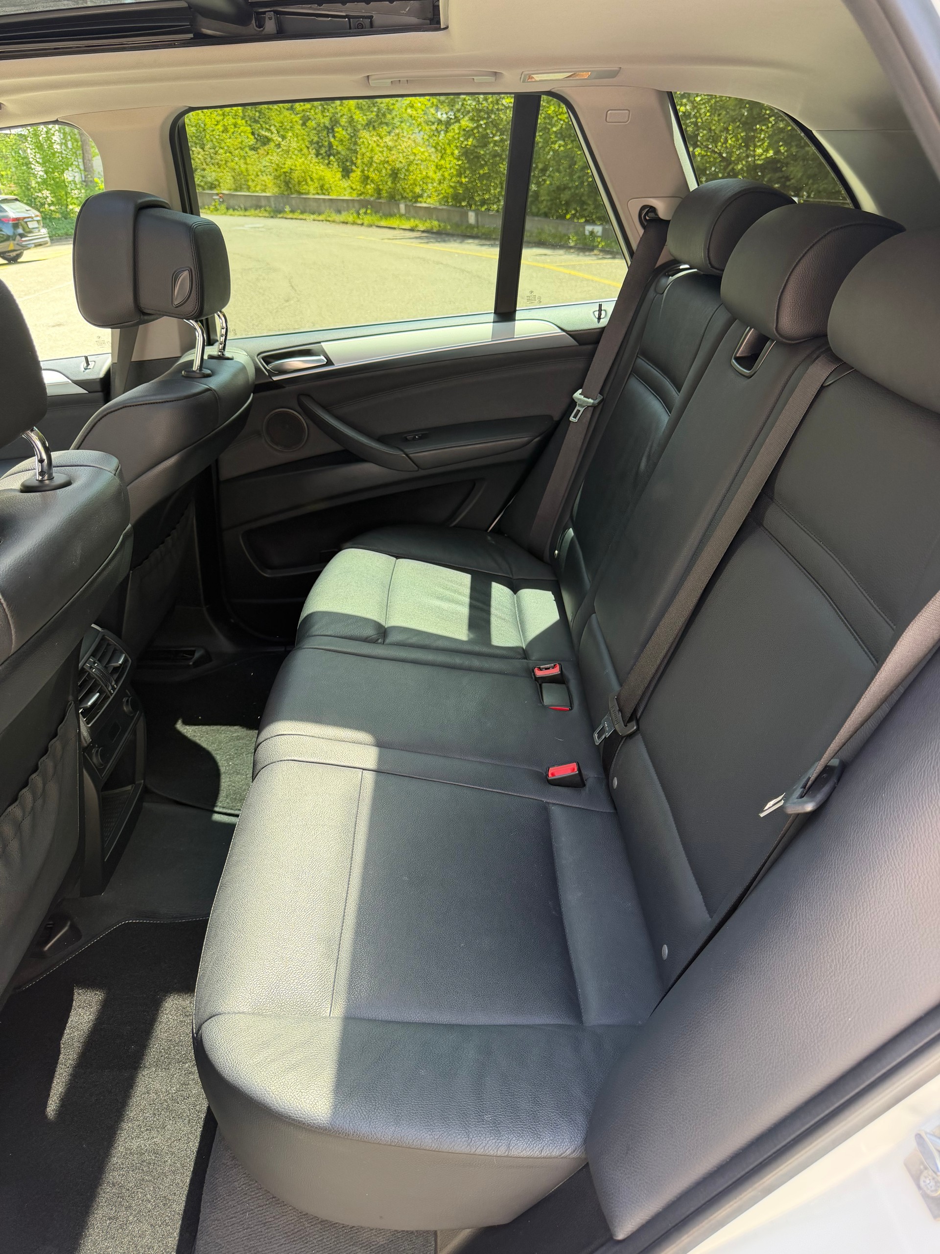 BMW BMW X5 xDrive40d Steptronic – tiefe KM – 8-fach bereift – Garantie - Sehr gepflegt-image-11