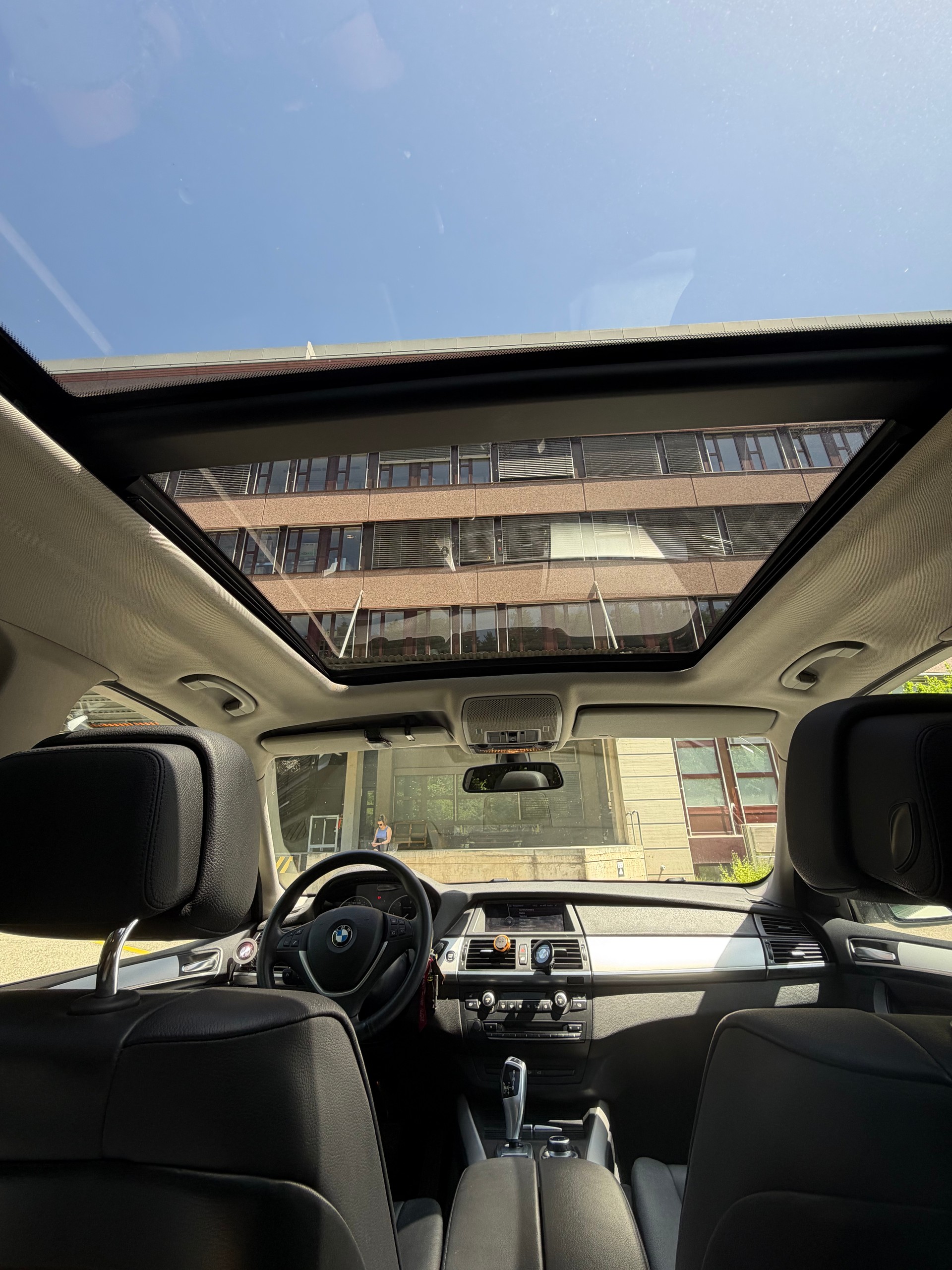 BMW BMW X5 xDrive40d Steptronic – tiefe KM – 8-fach bereift – Garantie - Sehr gepflegt-image-12