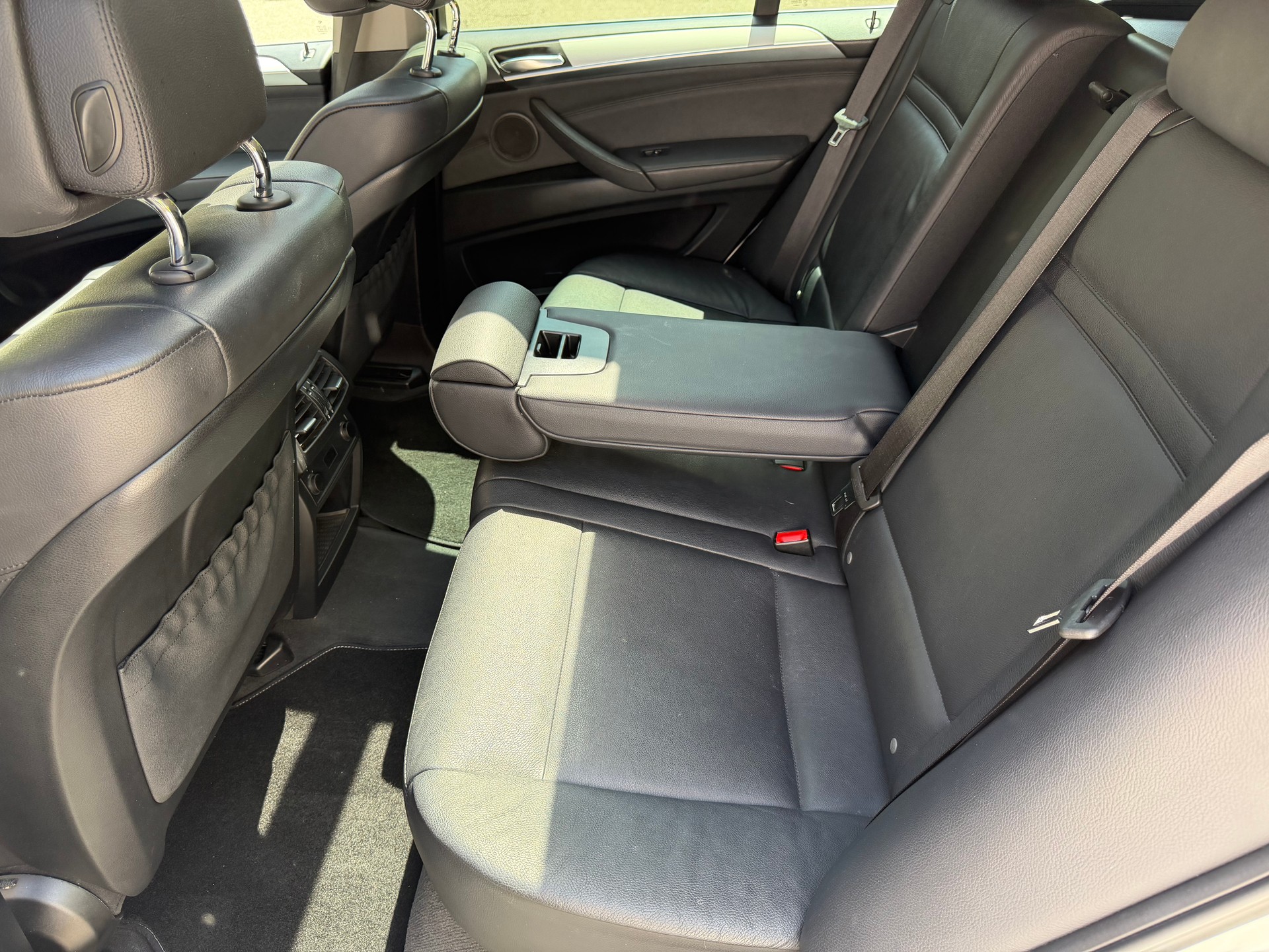 BMW BMW X5 xDrive40d Steptronic – tiefe KM – 8-fach bereift – Garantie - Sehr gepflegt-image-10