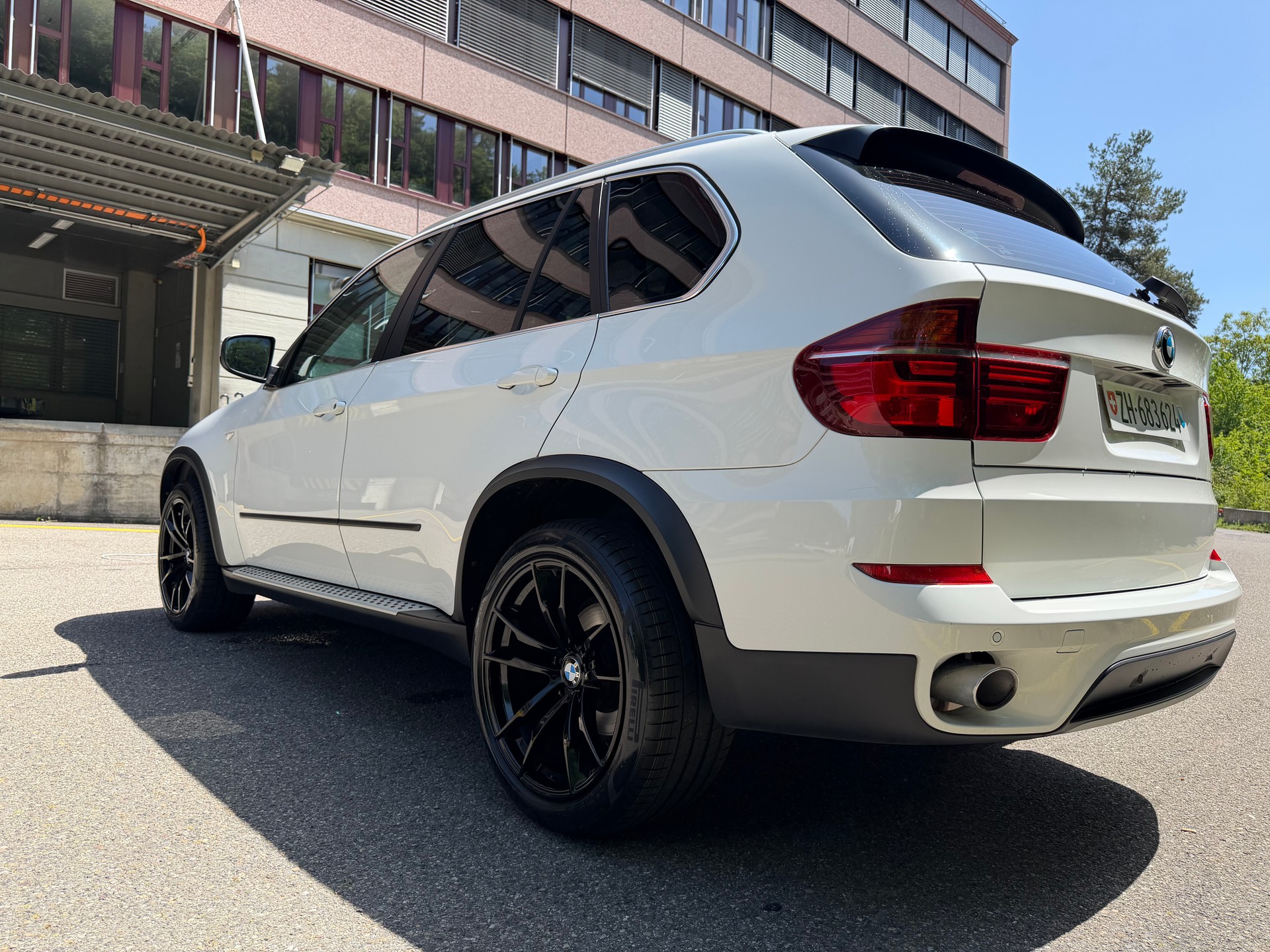 BMW BMW X5 xDrive40d Steptronic – tiefe KM – 8-fach bereift – Garantie - Sehr gepflegt-image-2