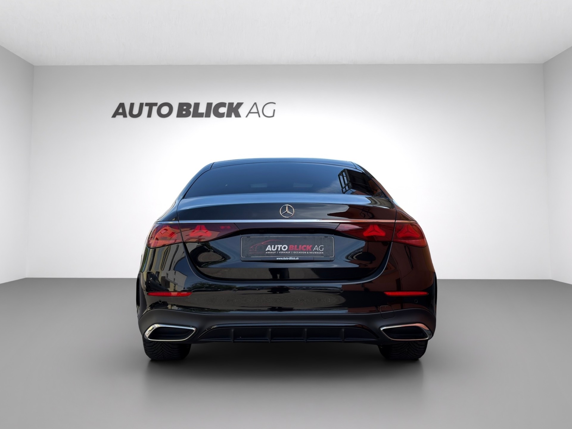 MERCEDES-BENZ E 220 d 4Matic AMG Line 9G-Tronic-image-7
