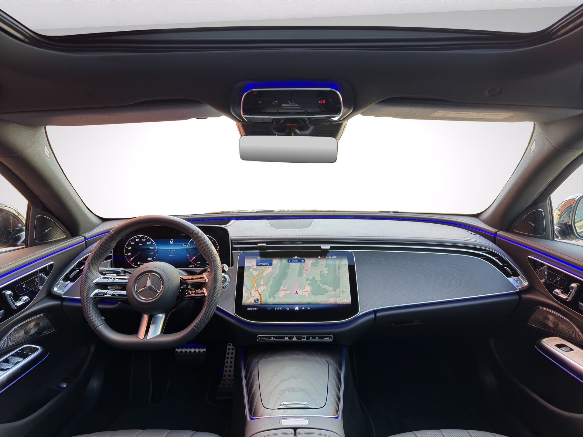 MERCEDES-BENZ E 220 d 4Matic AMG Line 9G-Tronic-image-11