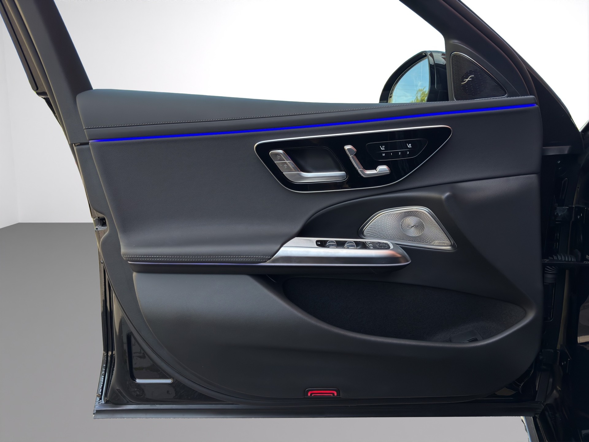 MERCEDES-BENZ E 220 d 4Matic AMG Line 9G-Tronic-image-8