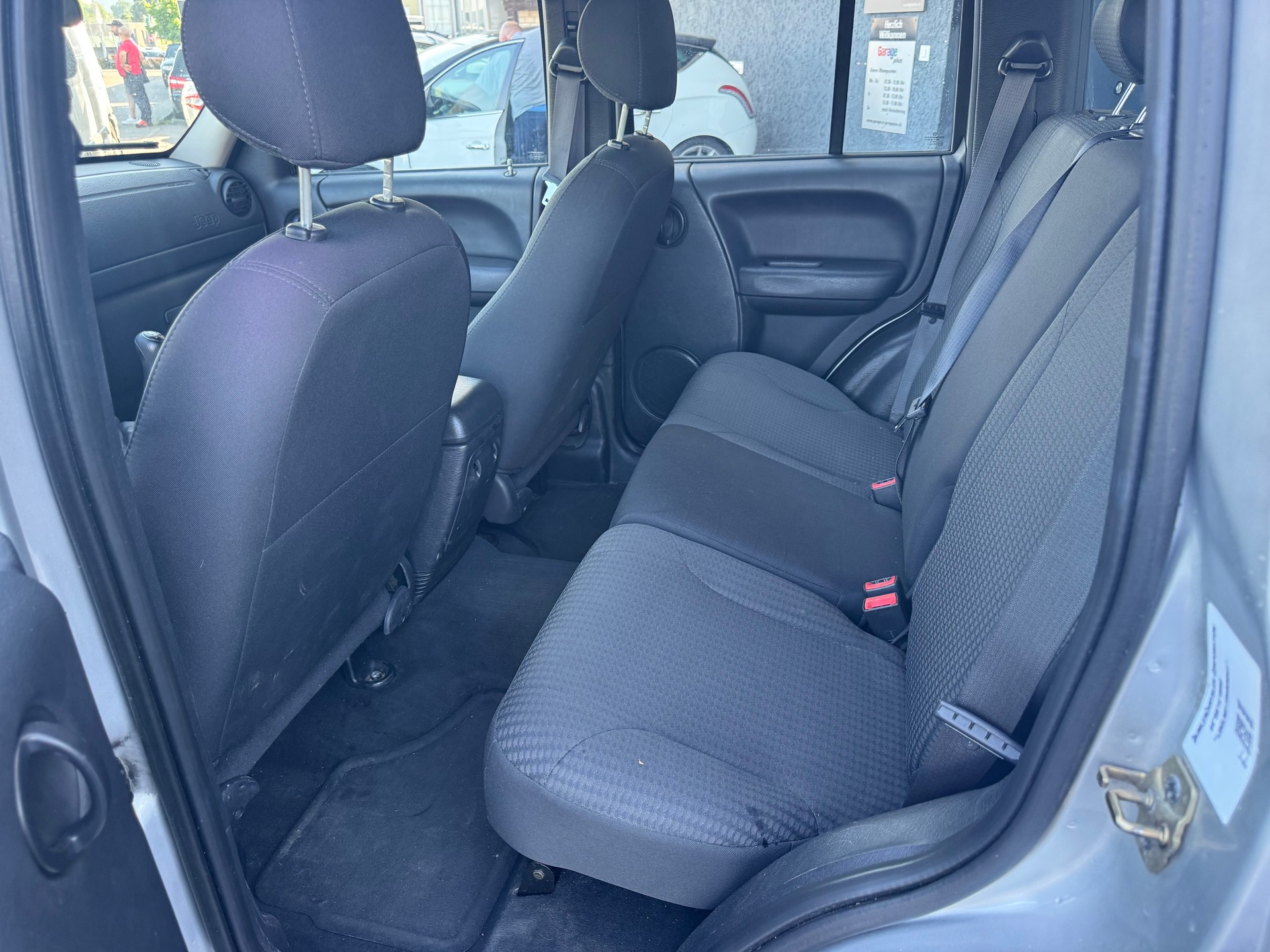JEEP Cherokee 2.4 Sport-image-4
