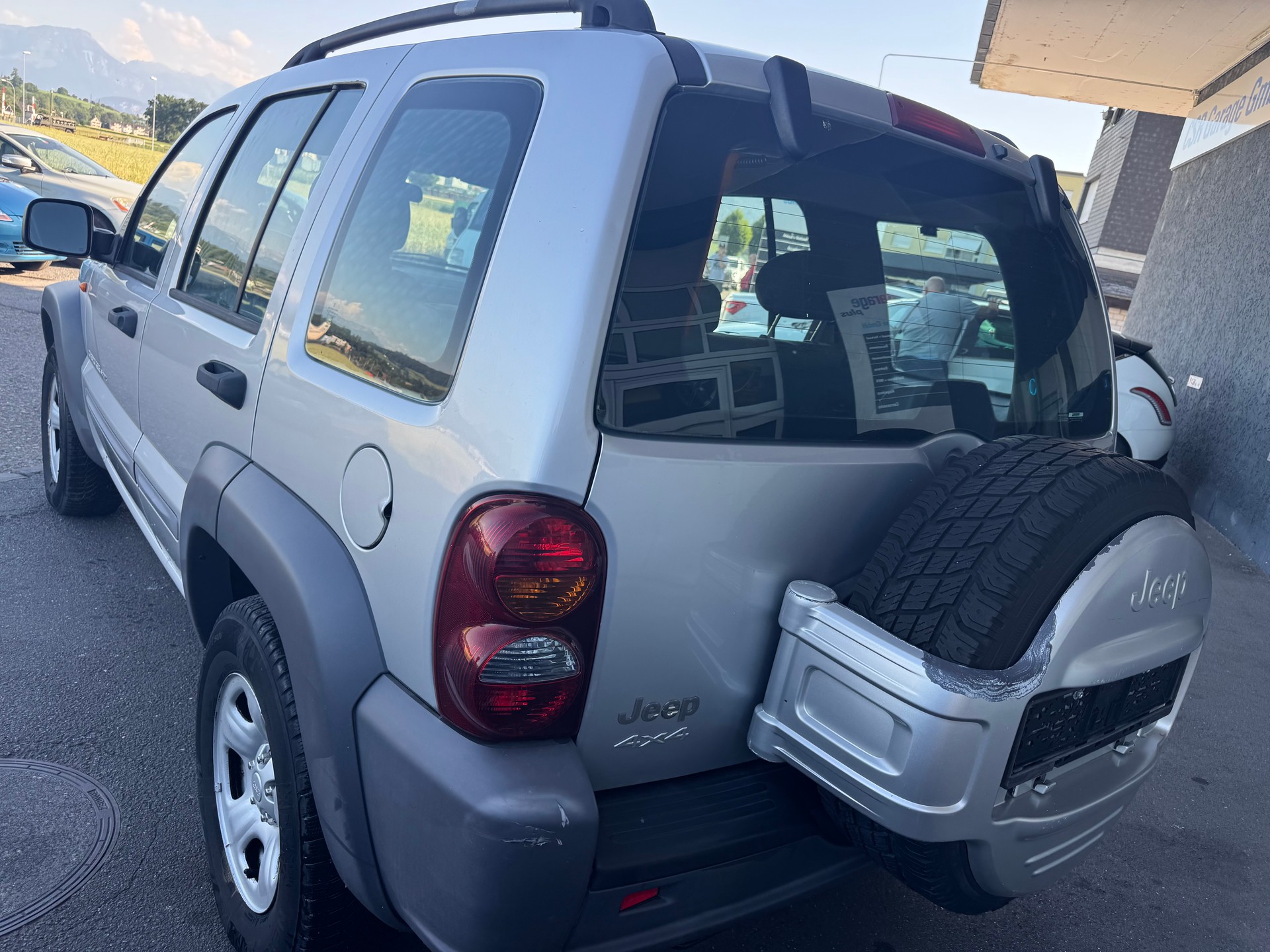 JEEP Cherokee 2.4 Sport-image-8