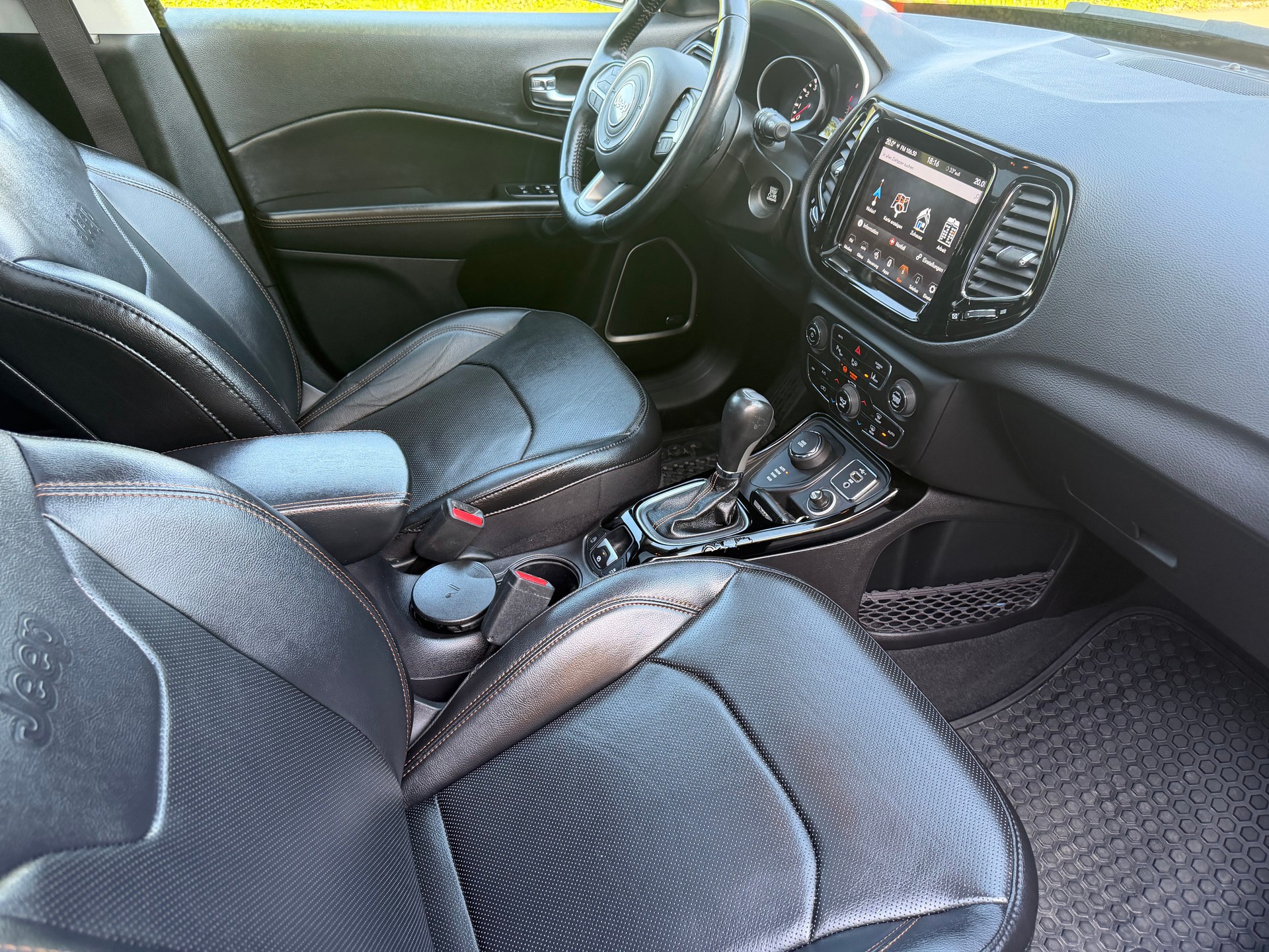 JEEP Compass 1.4 Turbo Limited AWD 9ATX-image-9