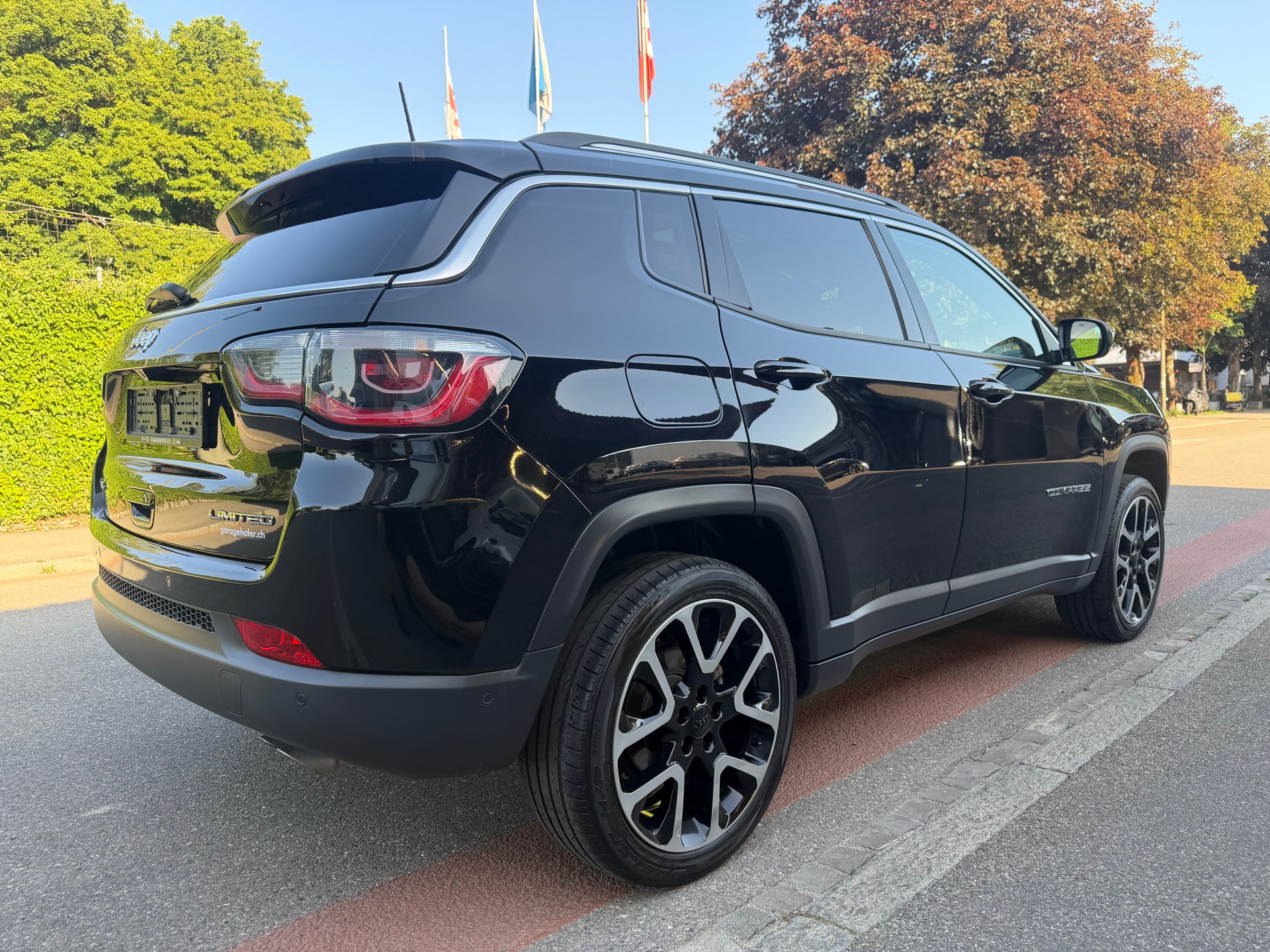 JEEP Compass 1.4 Turbo Limited AWD 9ATX-showroom-element-1