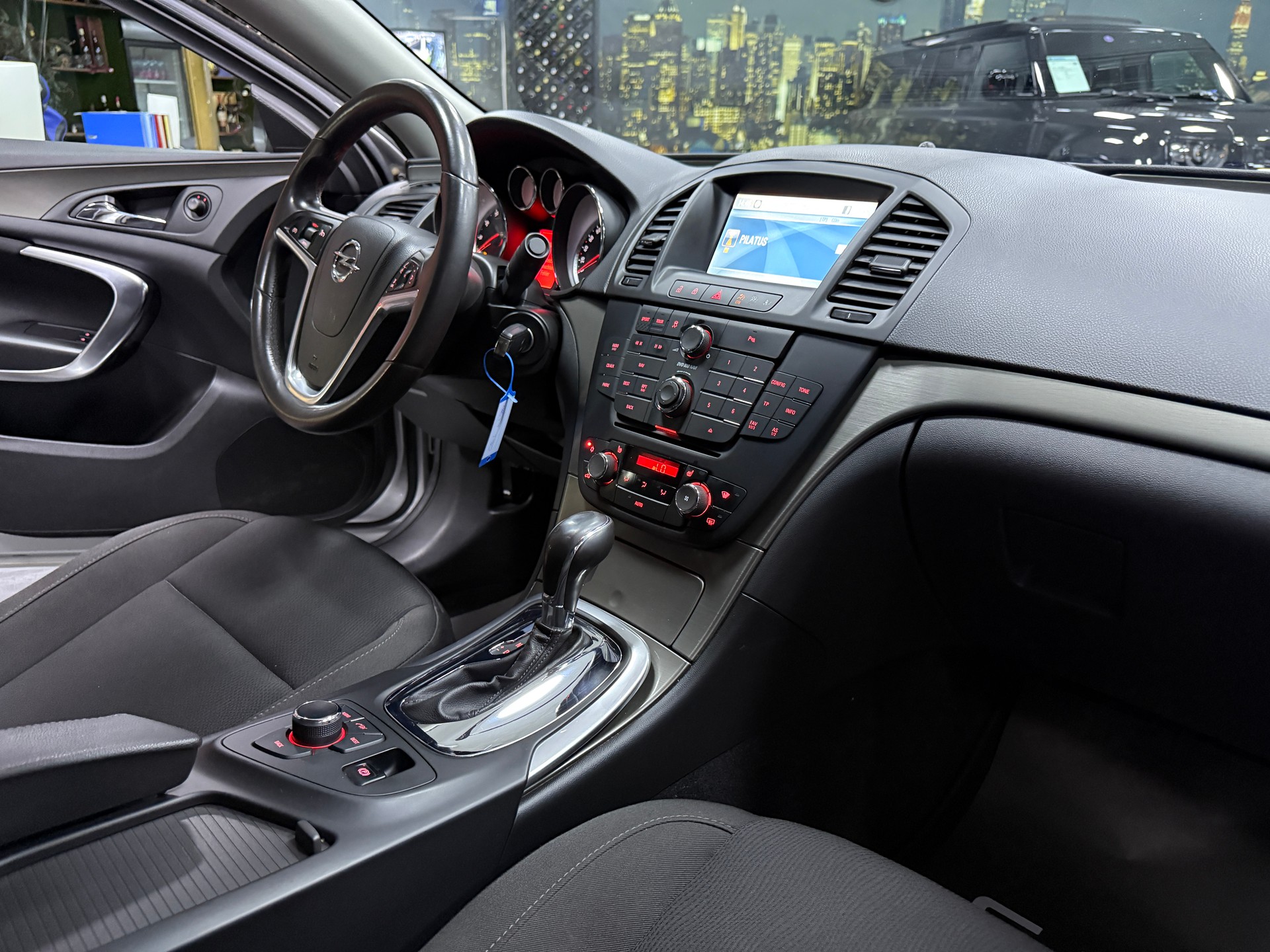 OPEL Insignia 2.0 Turbo Edition 4WD Automatic-image-8