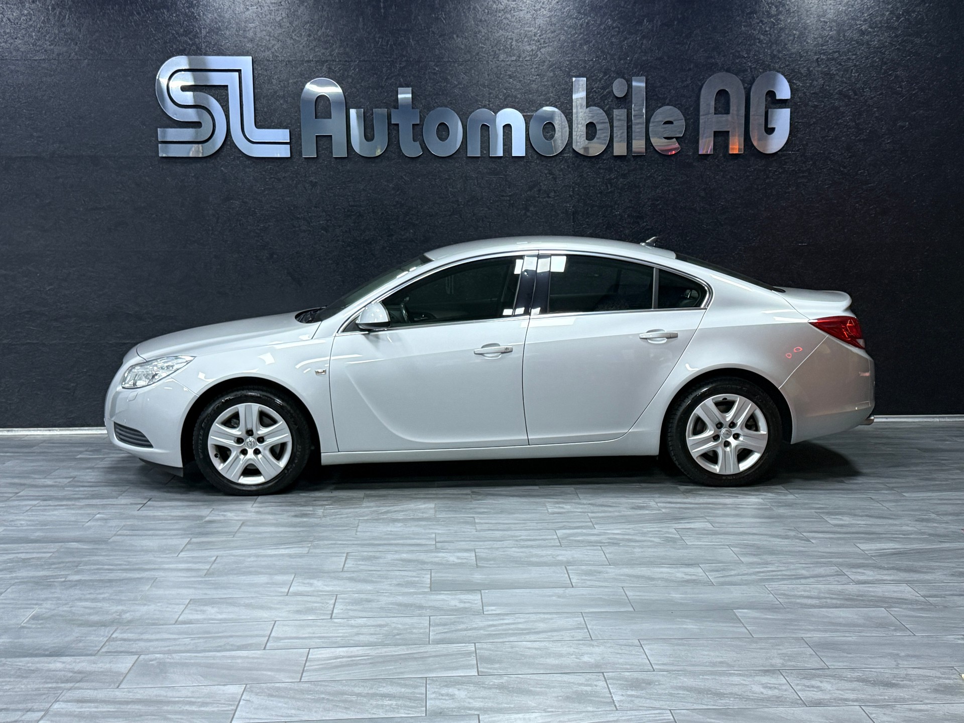 OPEL Insignia 2.0 Turbo Edition 4WD Automatic-image-4