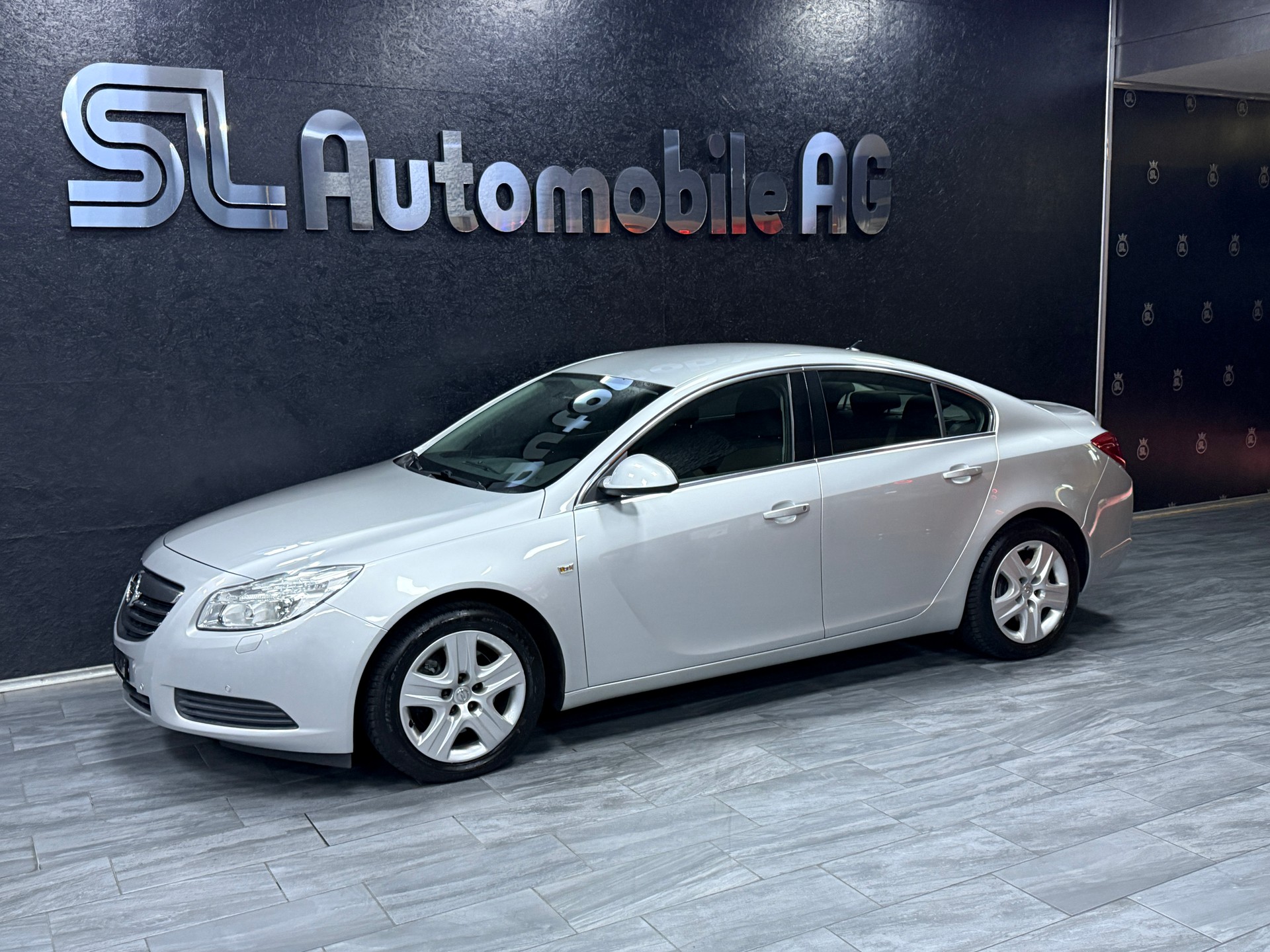 OPEL Insignia 2.0 Turbo Edition 4WD Automatic-showroom-element-3