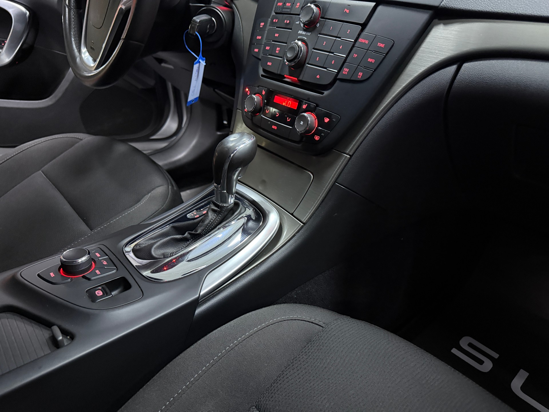 OPEL Insignia 2.0 Turbo Edition 4WD Automatic-image-11