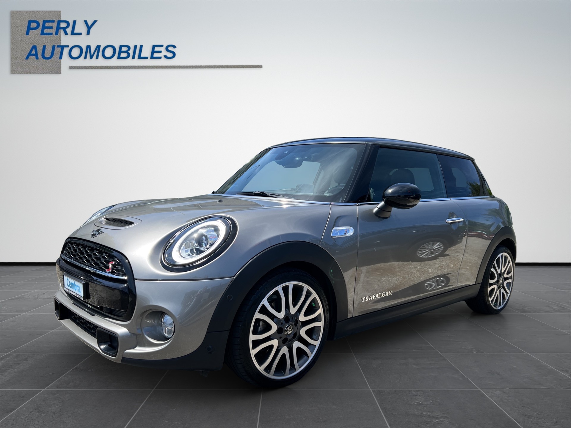 MINI Cooper S Trafalgar-showroom-element-1