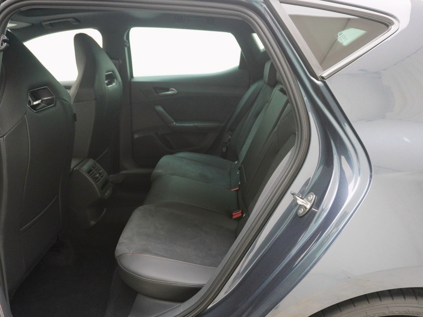 CUPRA Leon 1.5 eTSI DSG-image-14