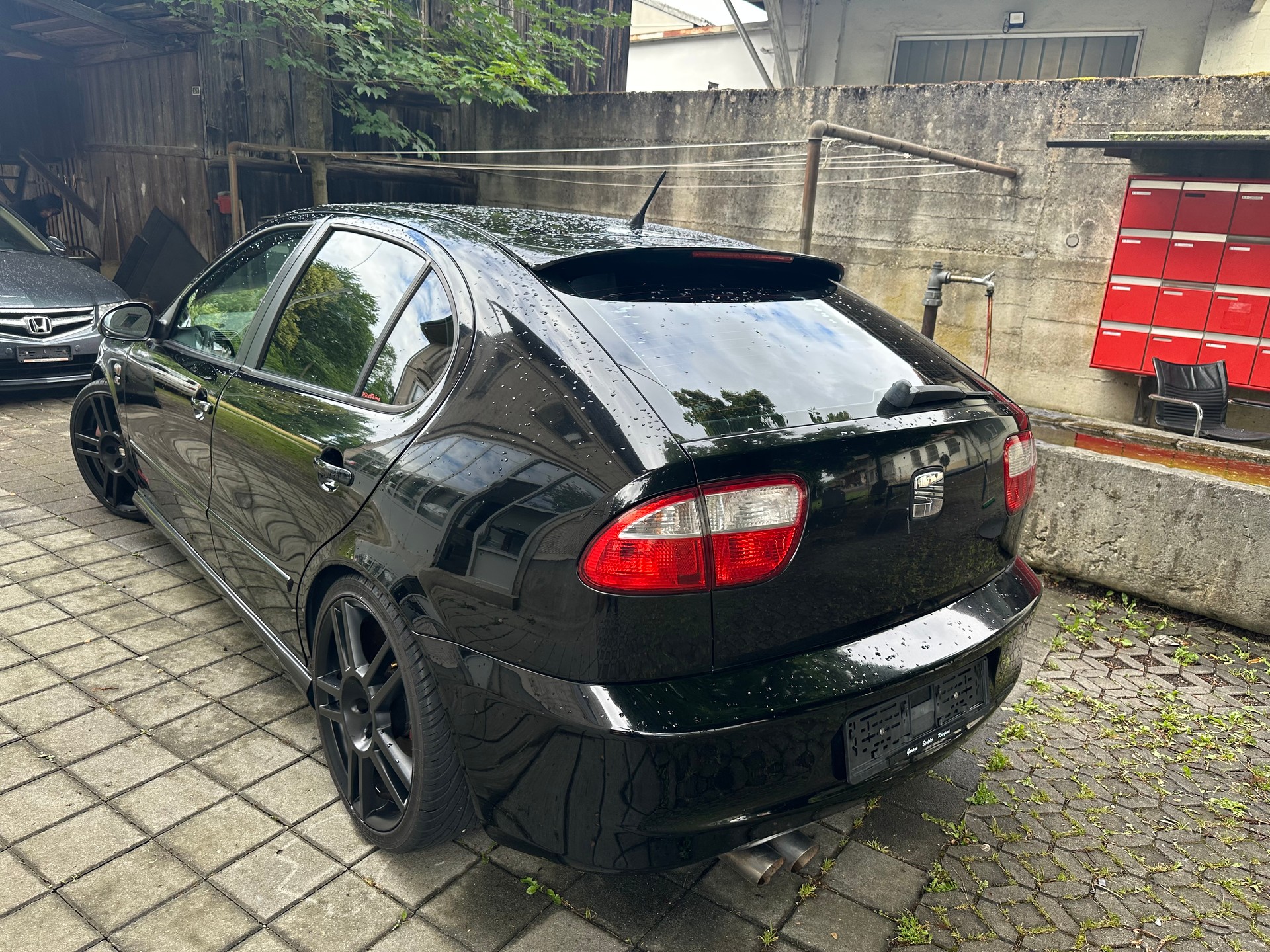 SEAT Leon 1.8 T Cupra R Suizacopa-image-4