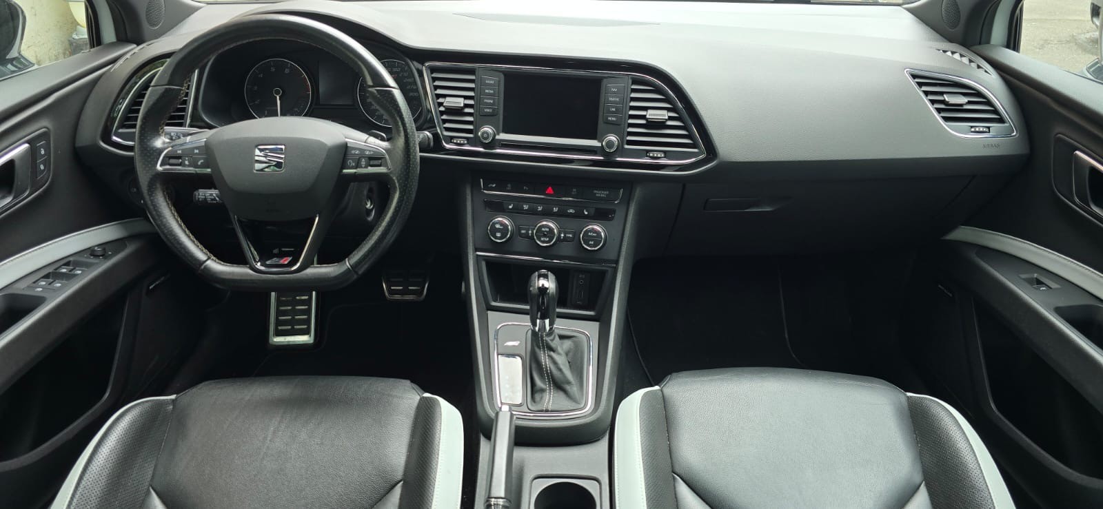 SEAT Leon 2.0 TSI Cupra 290 DSG-image-6