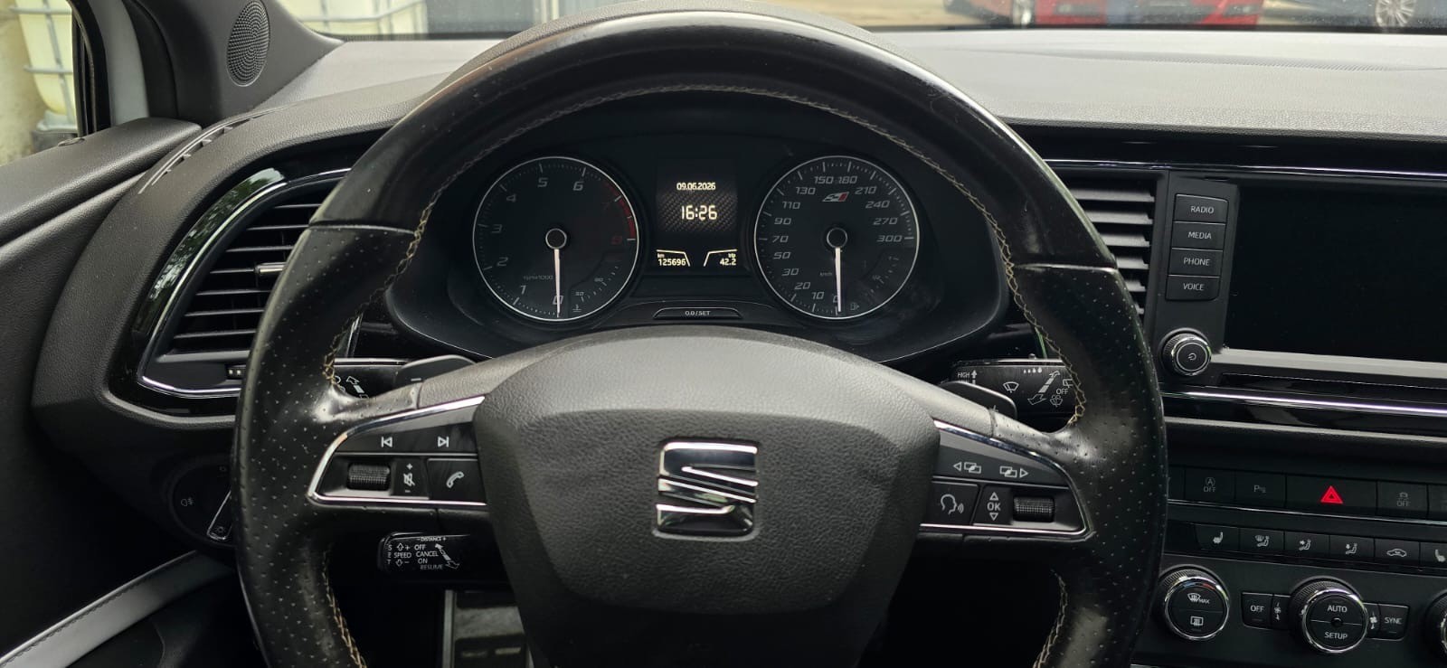 SEAT Leon 2.0 TSI Cupra 290 DSG-image-8