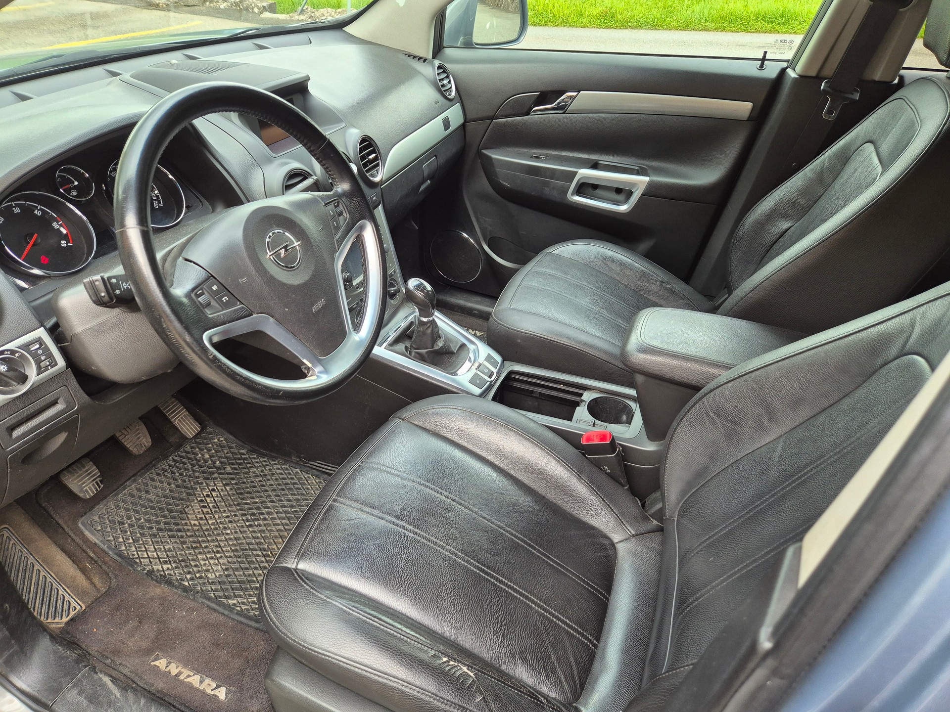 OPEL Antara 2.2 CDTi Cosmo 4WD-image-5