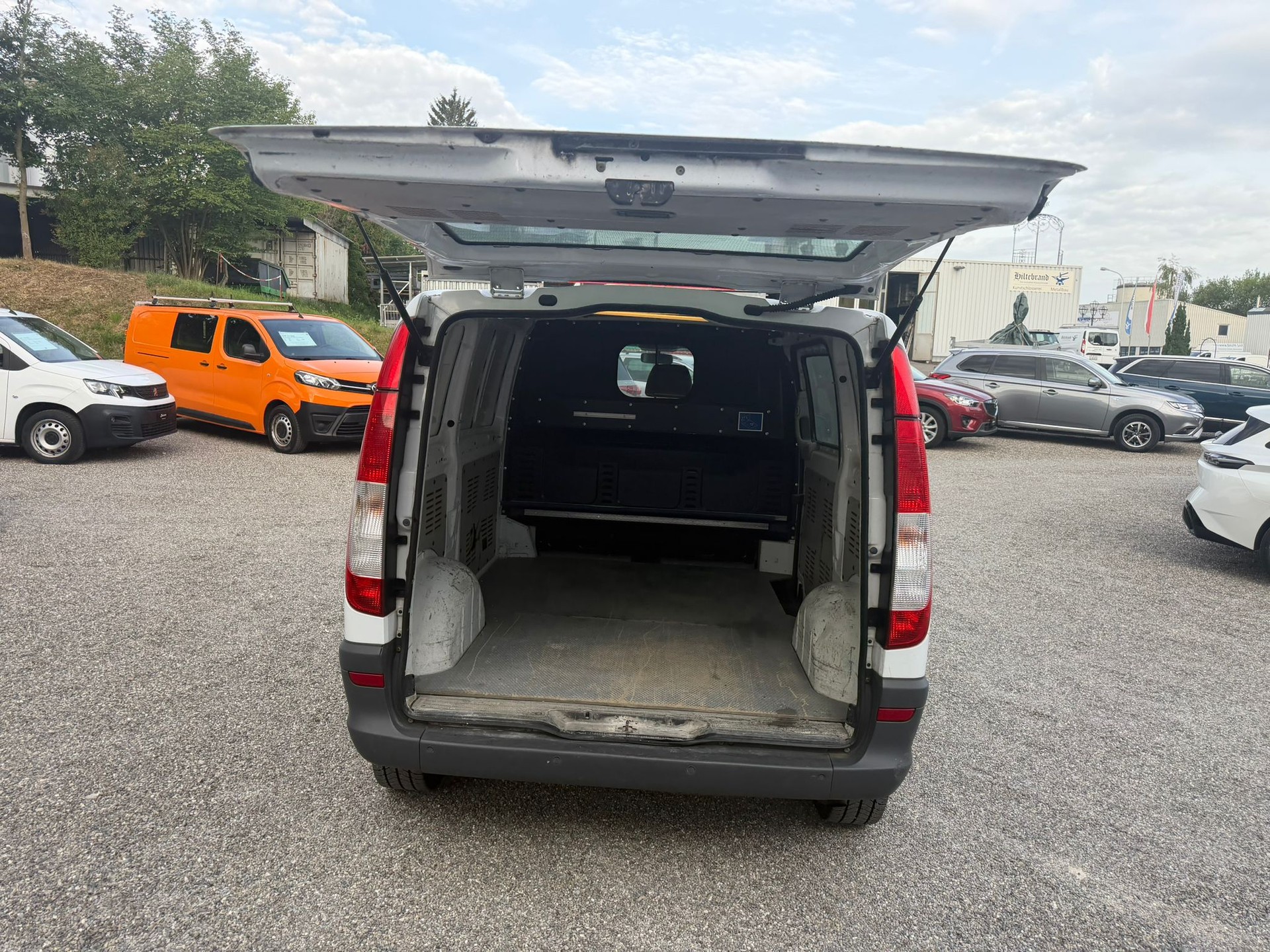 MERCEDES-BENZ Vito 113 CDI-image-3