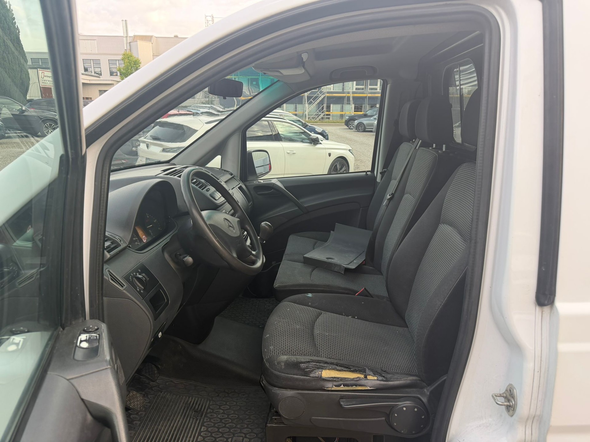 MERCEDES-BENZ Vito 113 CDI-image-2
