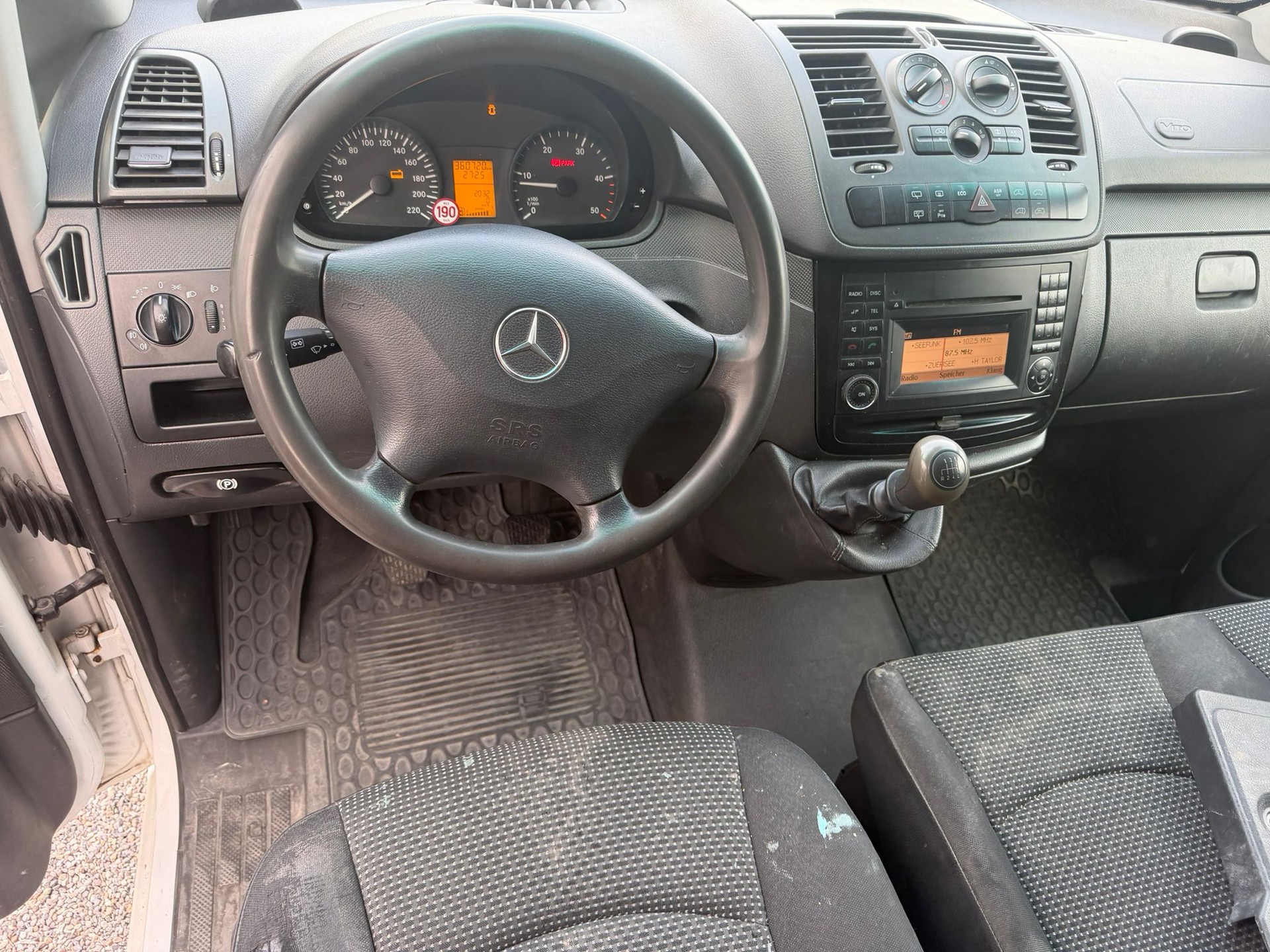 MERCEDES-BENZ Vito 113 CDI-image-1