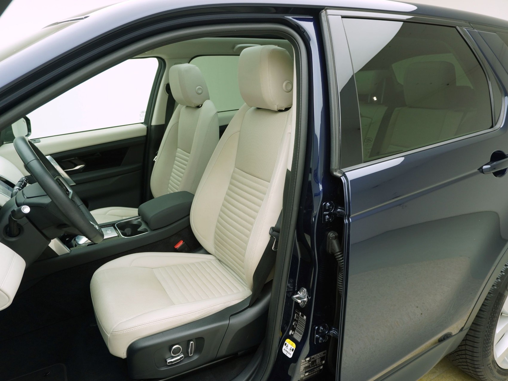 LAND ROVER Discovery Sport 2.0 SD4 SE-image-8