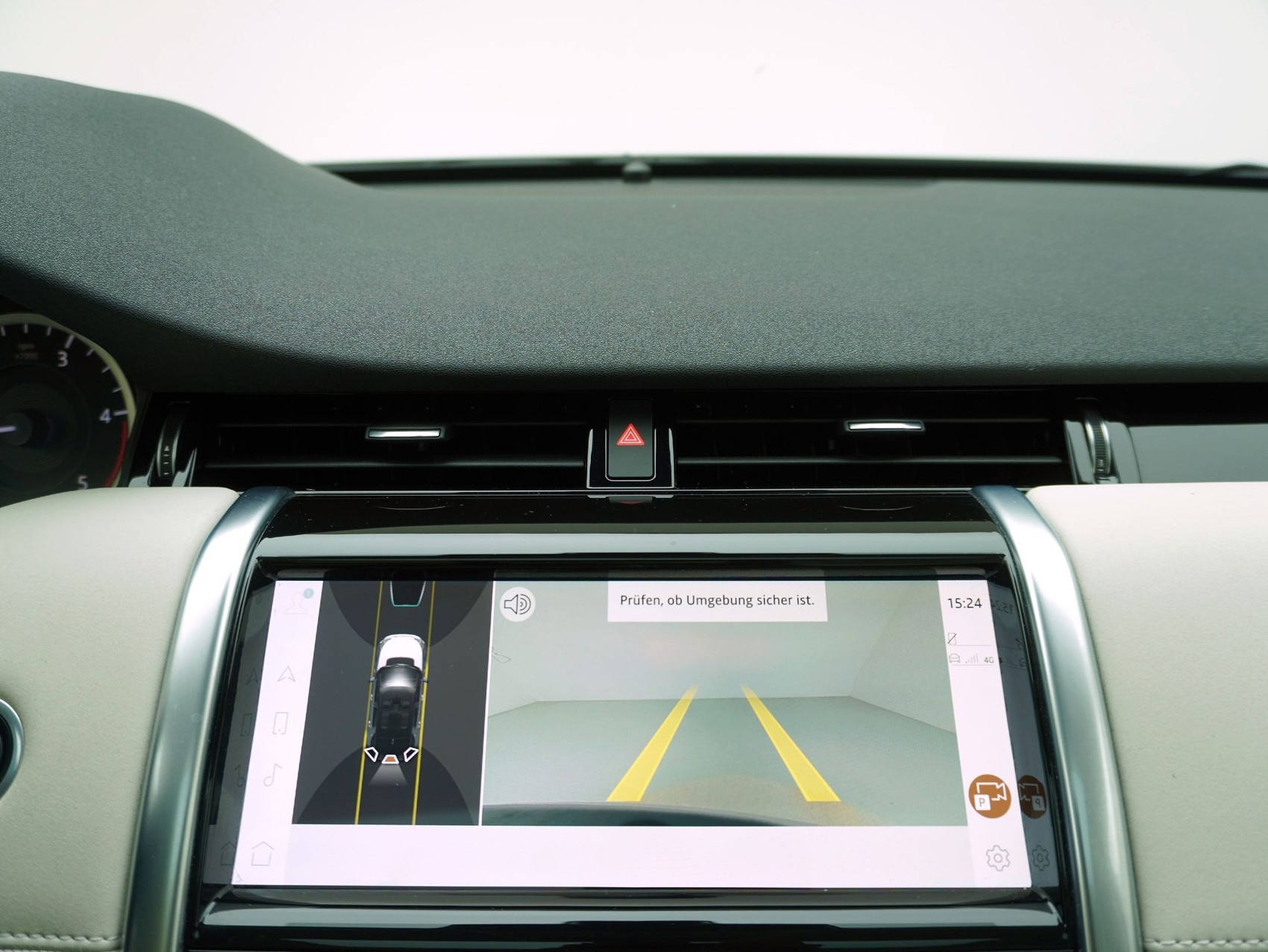 LAND ROVER Discovery Sport 2.0 SD4 SE-image-18