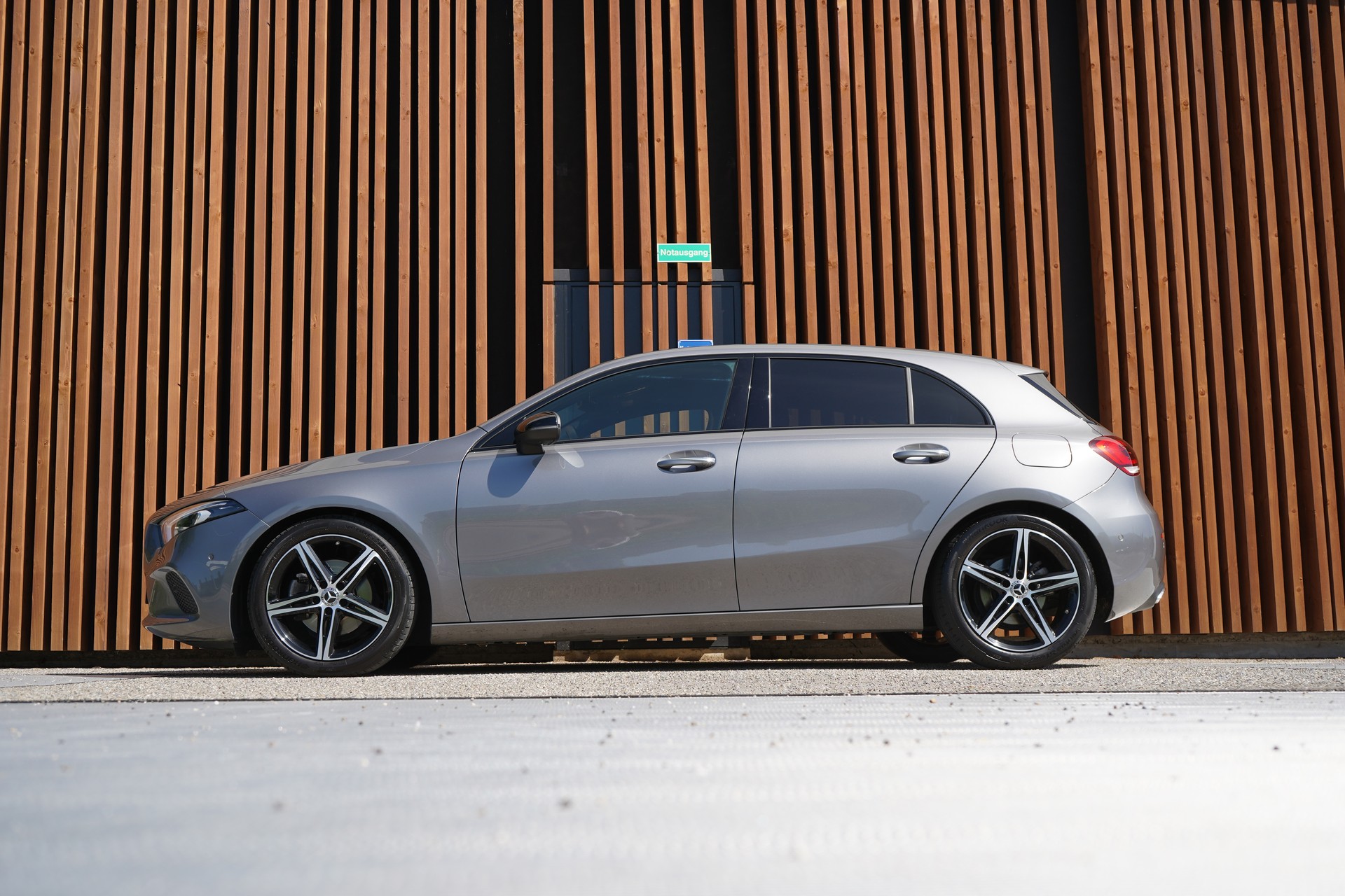 MERCEDES-BENZ A 200 PROGRESSIVE NIGHT 7G-DCT l 163 PS-image-3