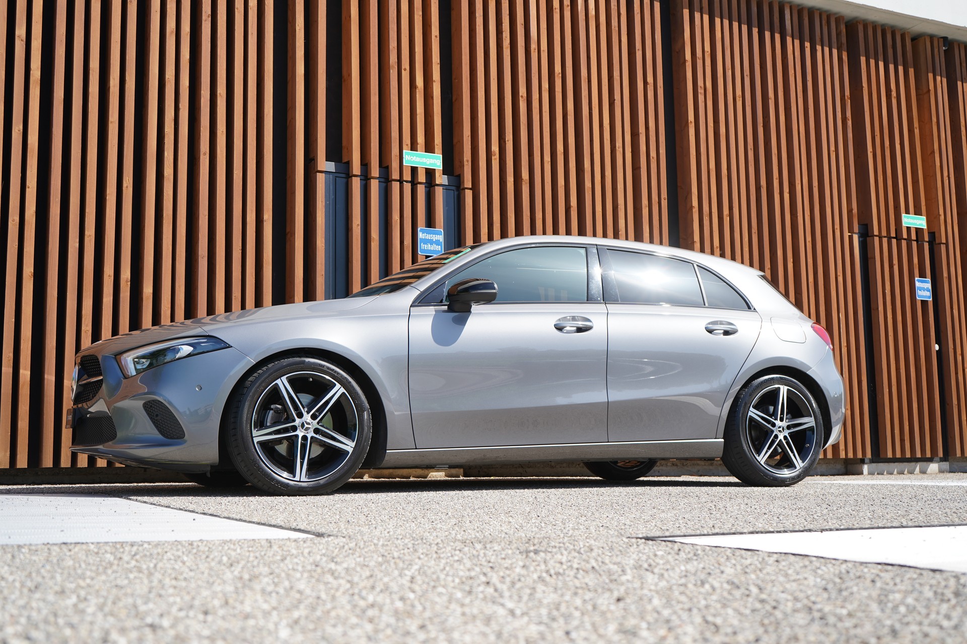 MERCEDES-BENZ A 200 PROGRESSIVE NIGHT 7G-DCT l 163 PS-image-6