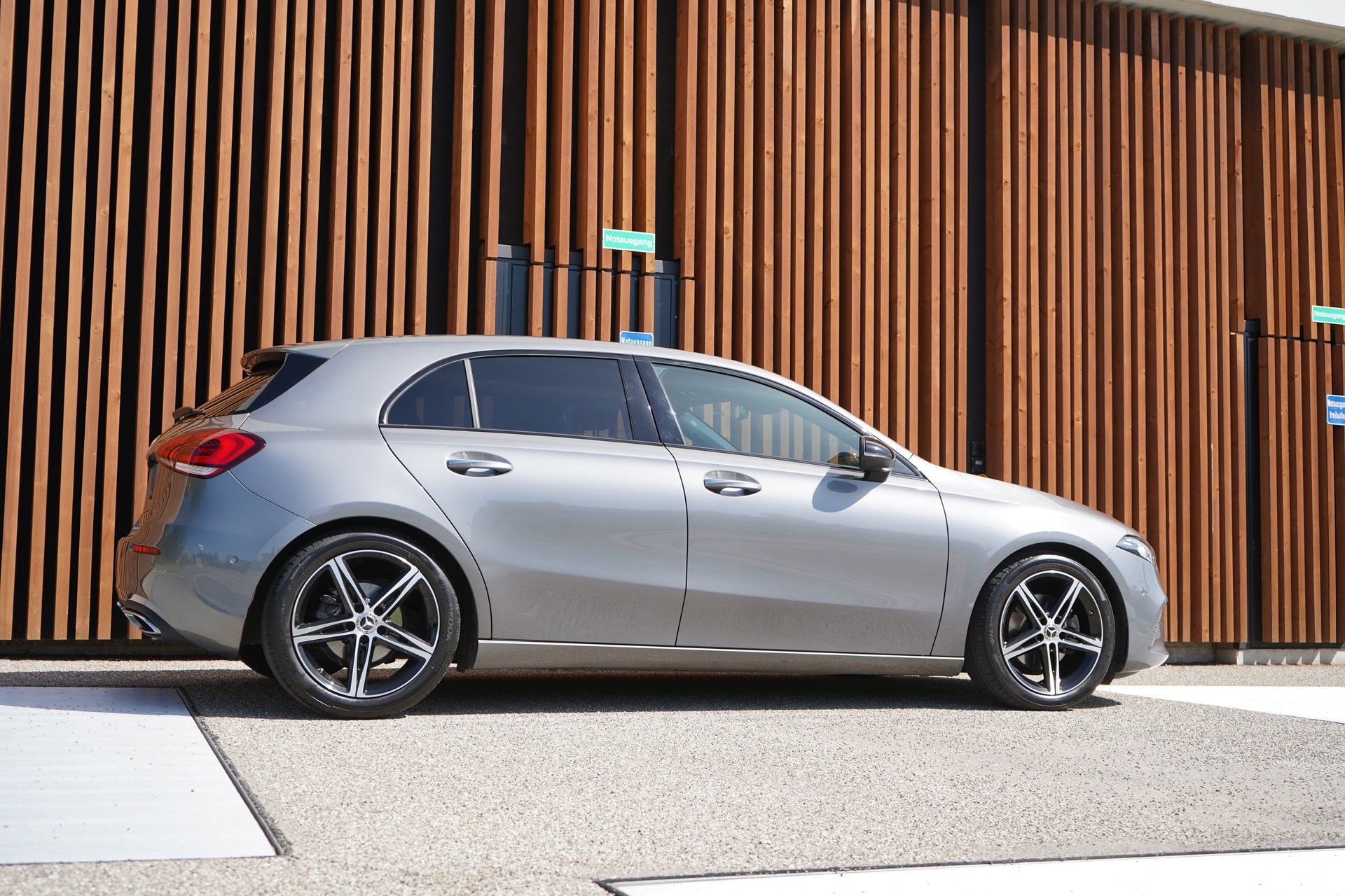MERCEDES-BENZ A 200 PROGRESSIVE NIGHT 7G-DCT l 163 PS-image-10