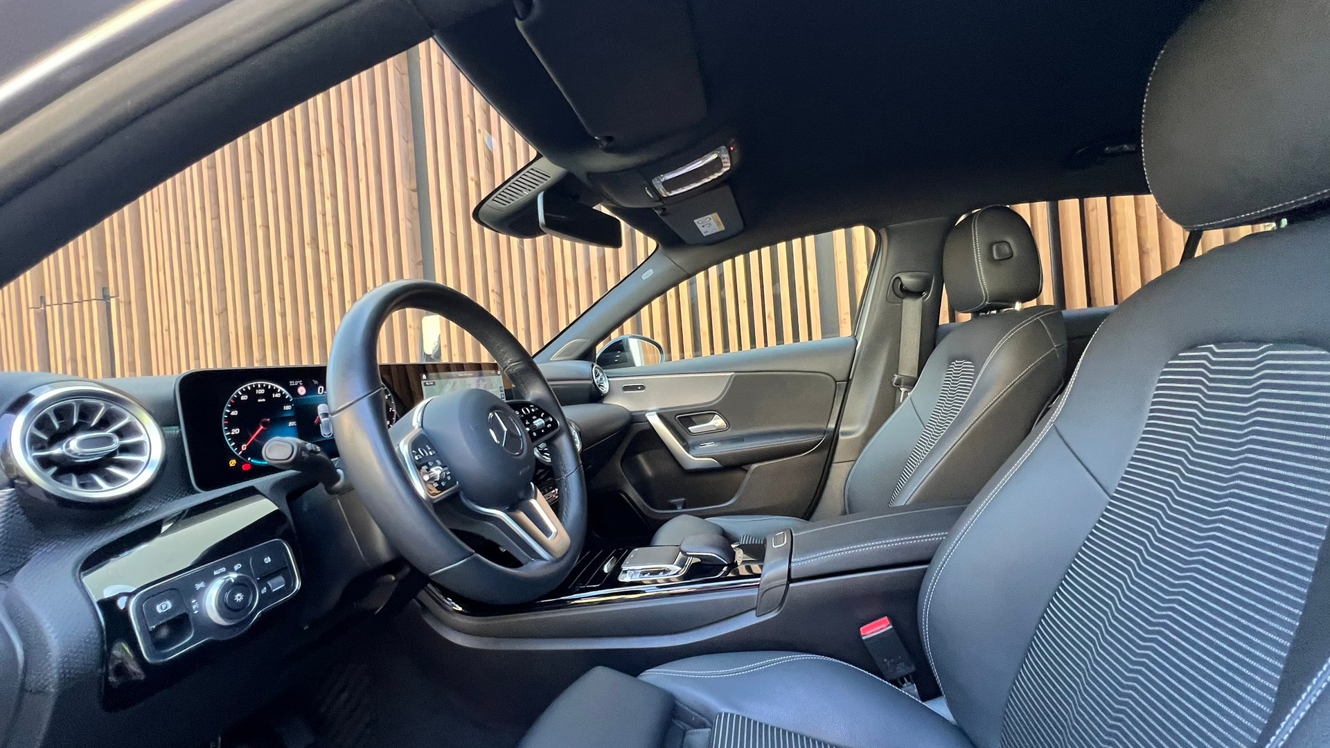 MERCEDES-BENZ A 200 PROGRESSIVE NIGHT 7G-DCT l 163 PS-image-28