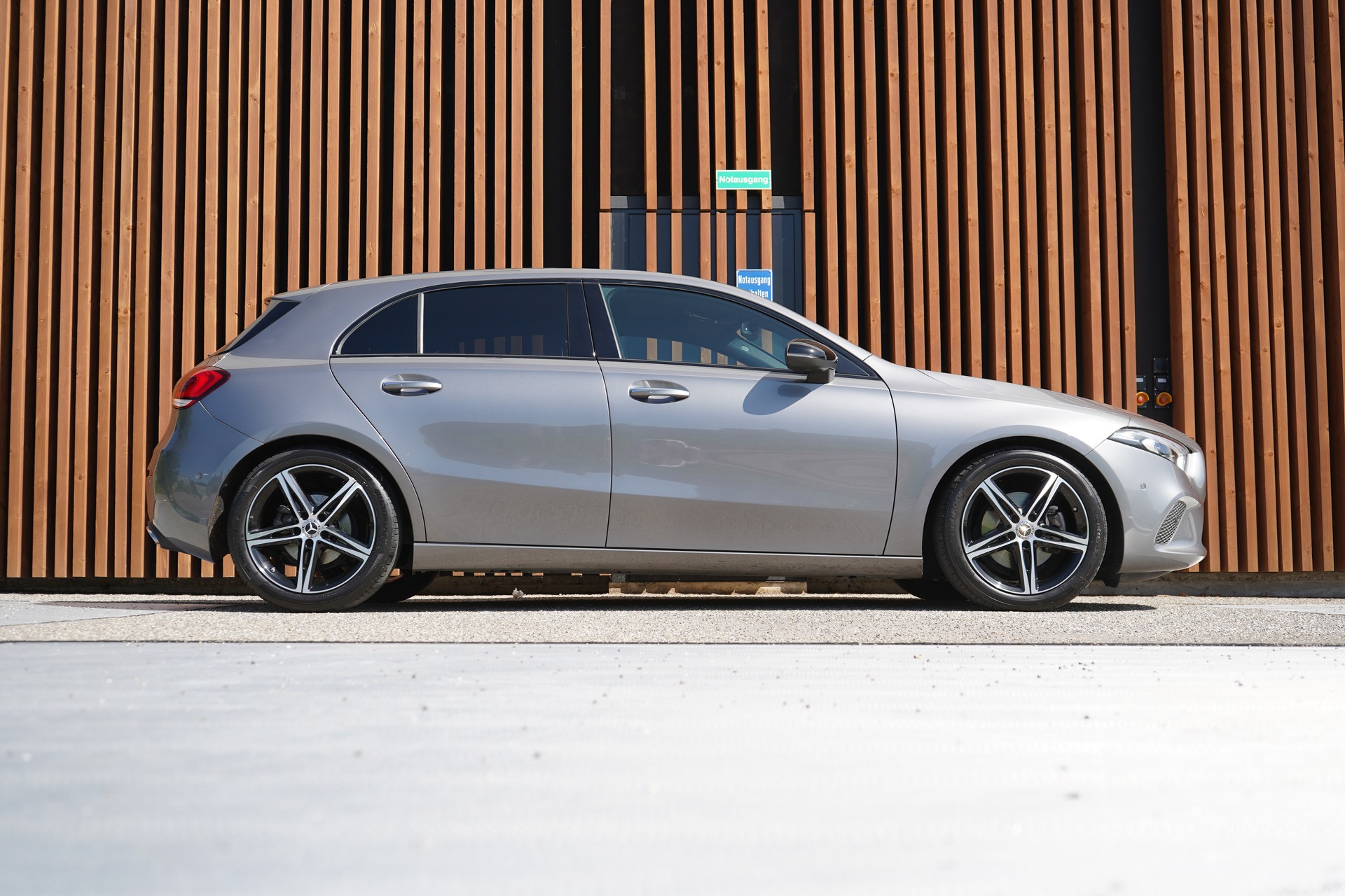 MERCEDES-BENZ A 200 PROGRESSIVE NIGHT 7G-DCT l 163 PS-image-0