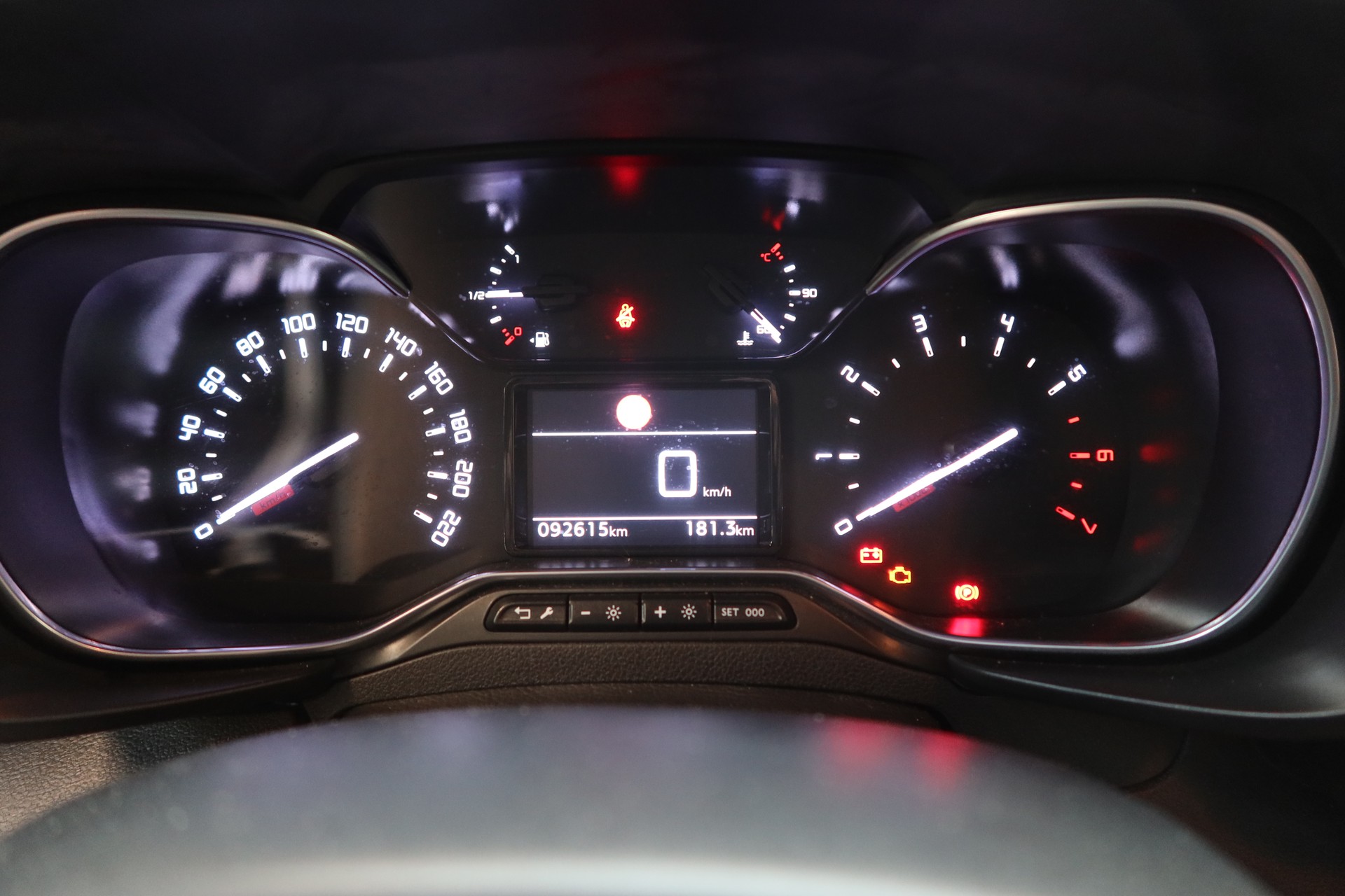 CITROEN Berlingo 1.2i Swiss EAT8-image-7