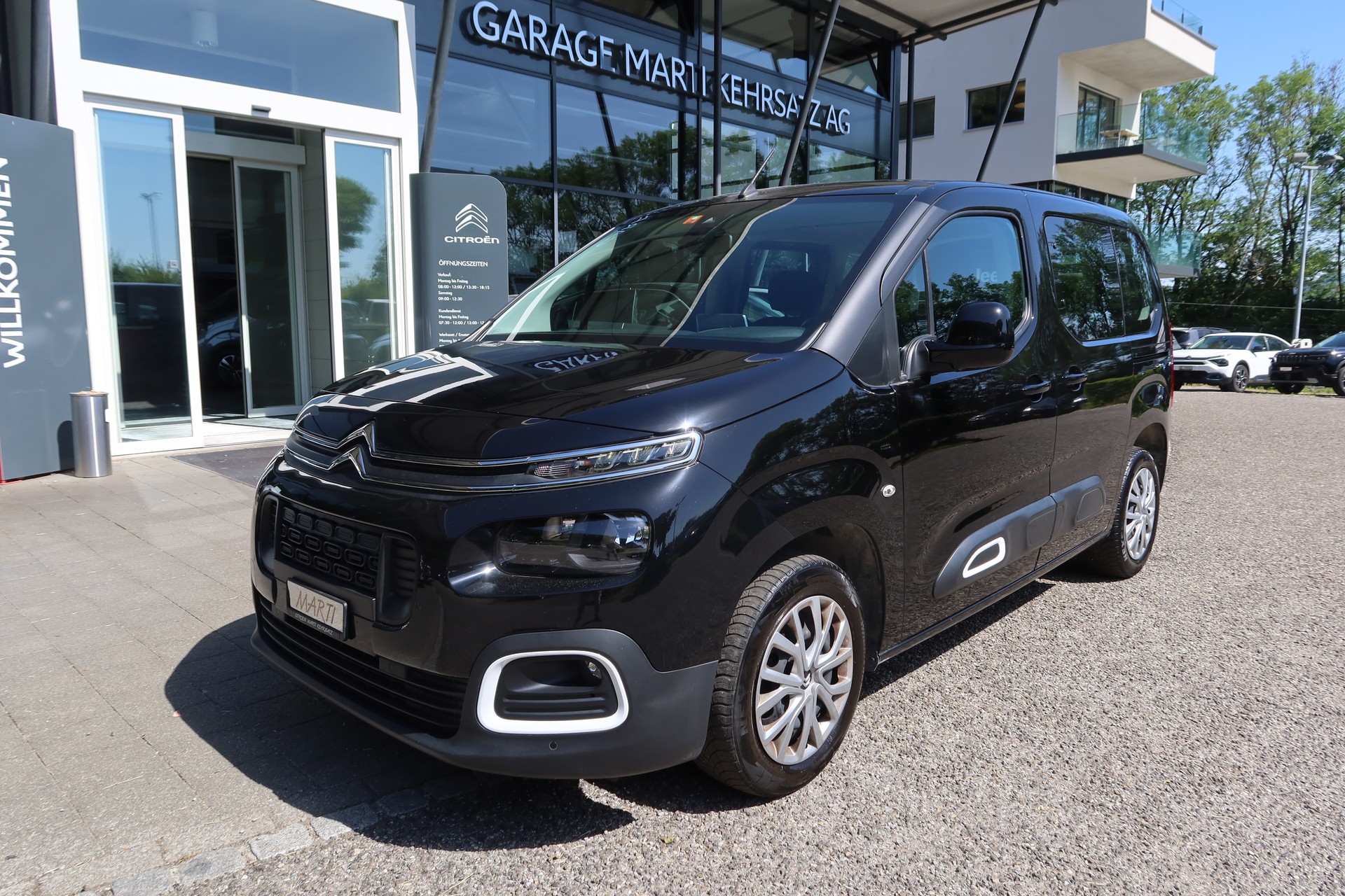 CITROEN Berlingo 1.2i Swiss EAT8-image-0