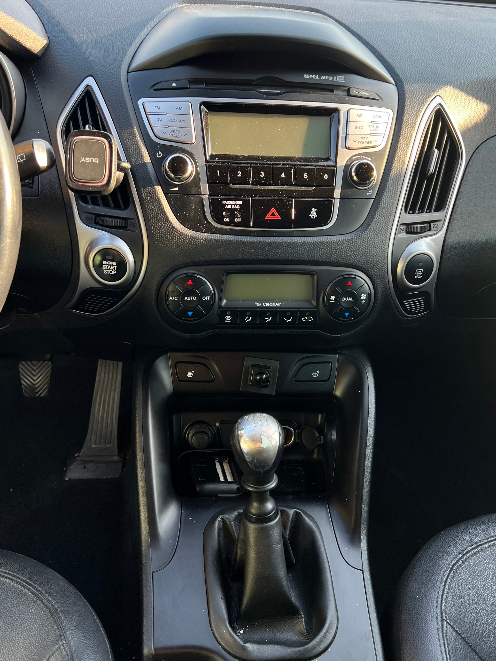 HYUNDAI iX 35 2.0 CRDi Premium 4WD-image-5