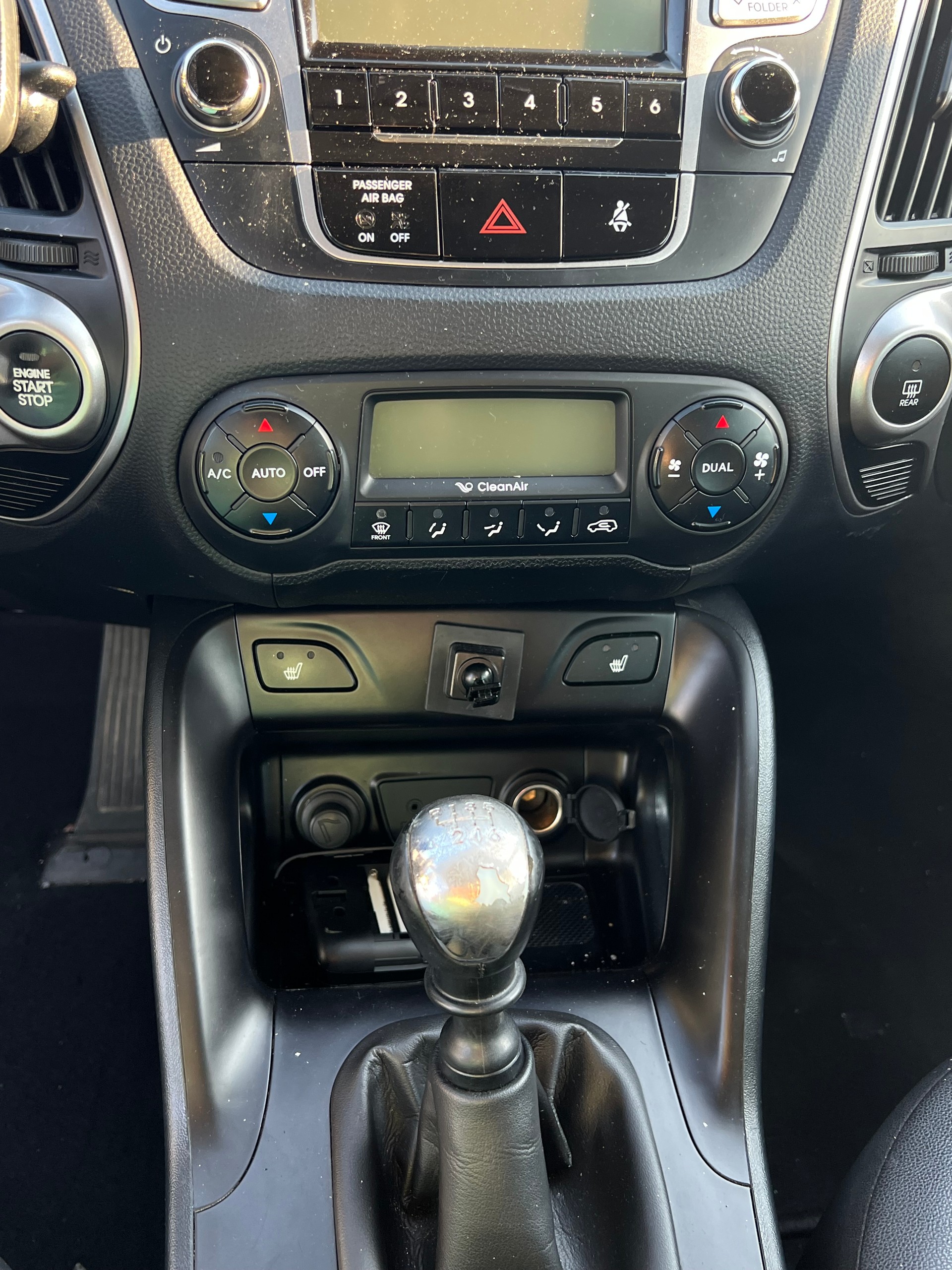 HYUNDAI iX 35 2.0 CRDi Premium 4WD-image-6