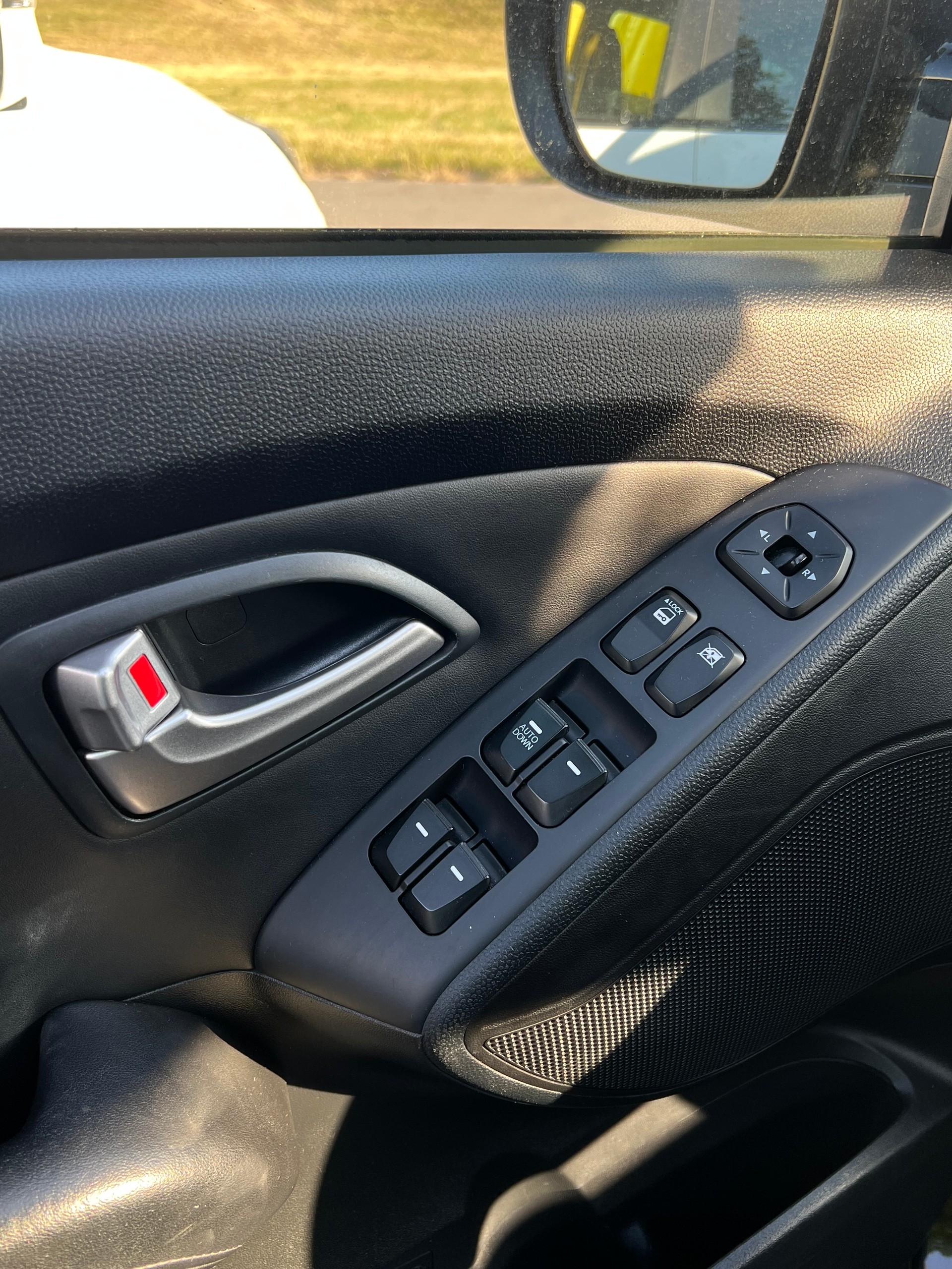 HYUNDAI iX 35 2.0 CRDi Premium 4WD-image-9