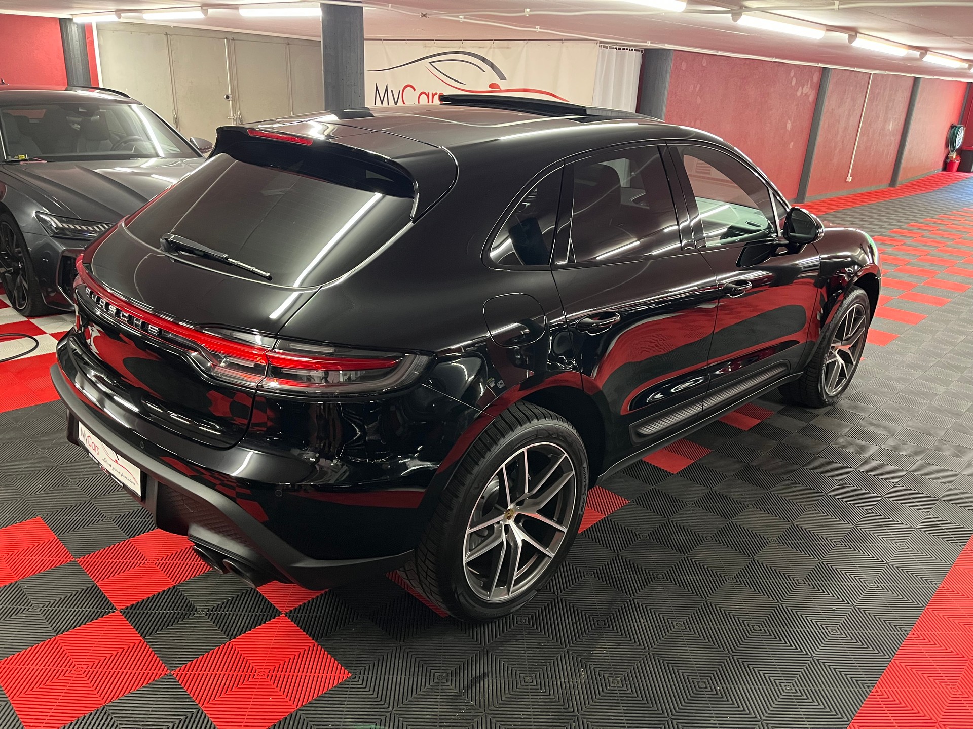 PORSCHE Macan PDK-image-5