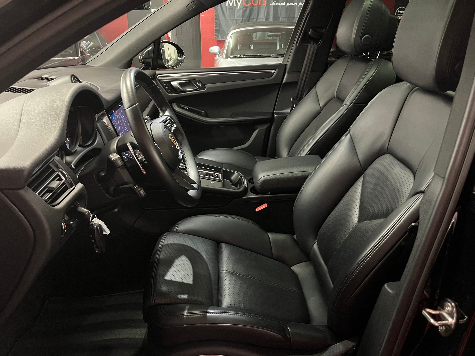 PORSCHE Macan PDK-image-12