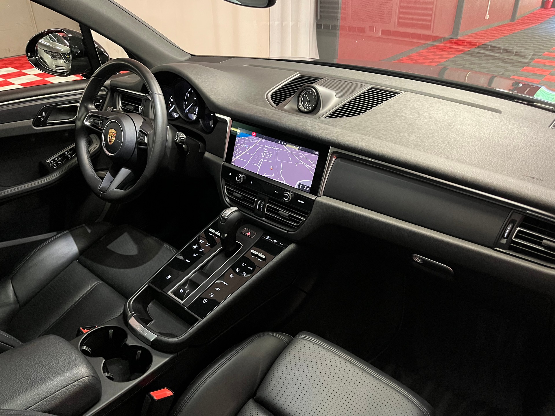 PORSCHE Macan PDK-image-13